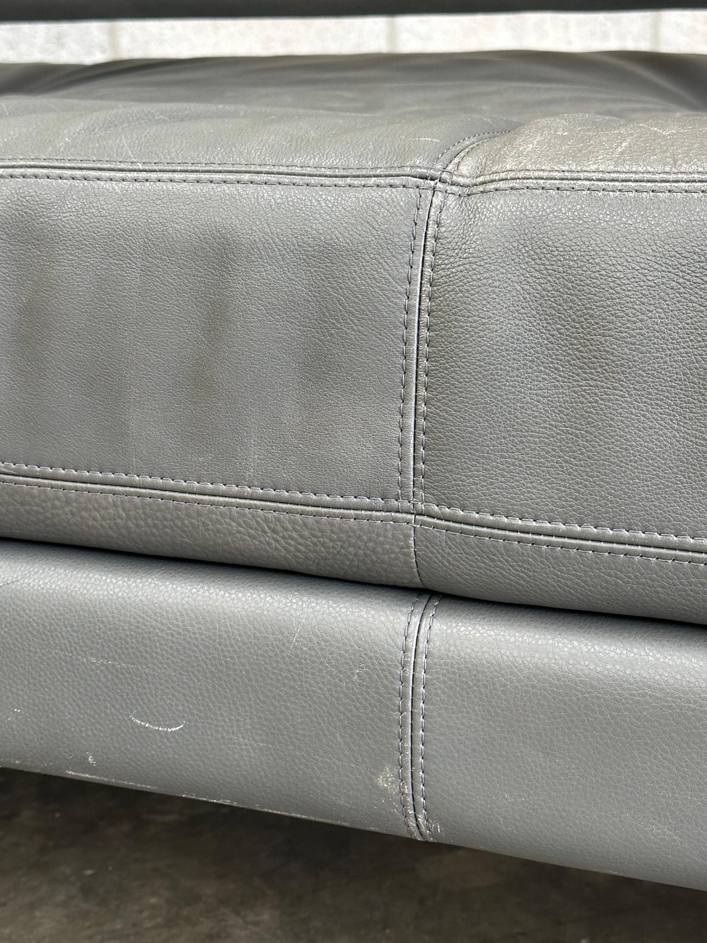 Frisman Vintage Vladimir Kagan “Matinee” Sofa/ Daybed for American Leather, Postmodern