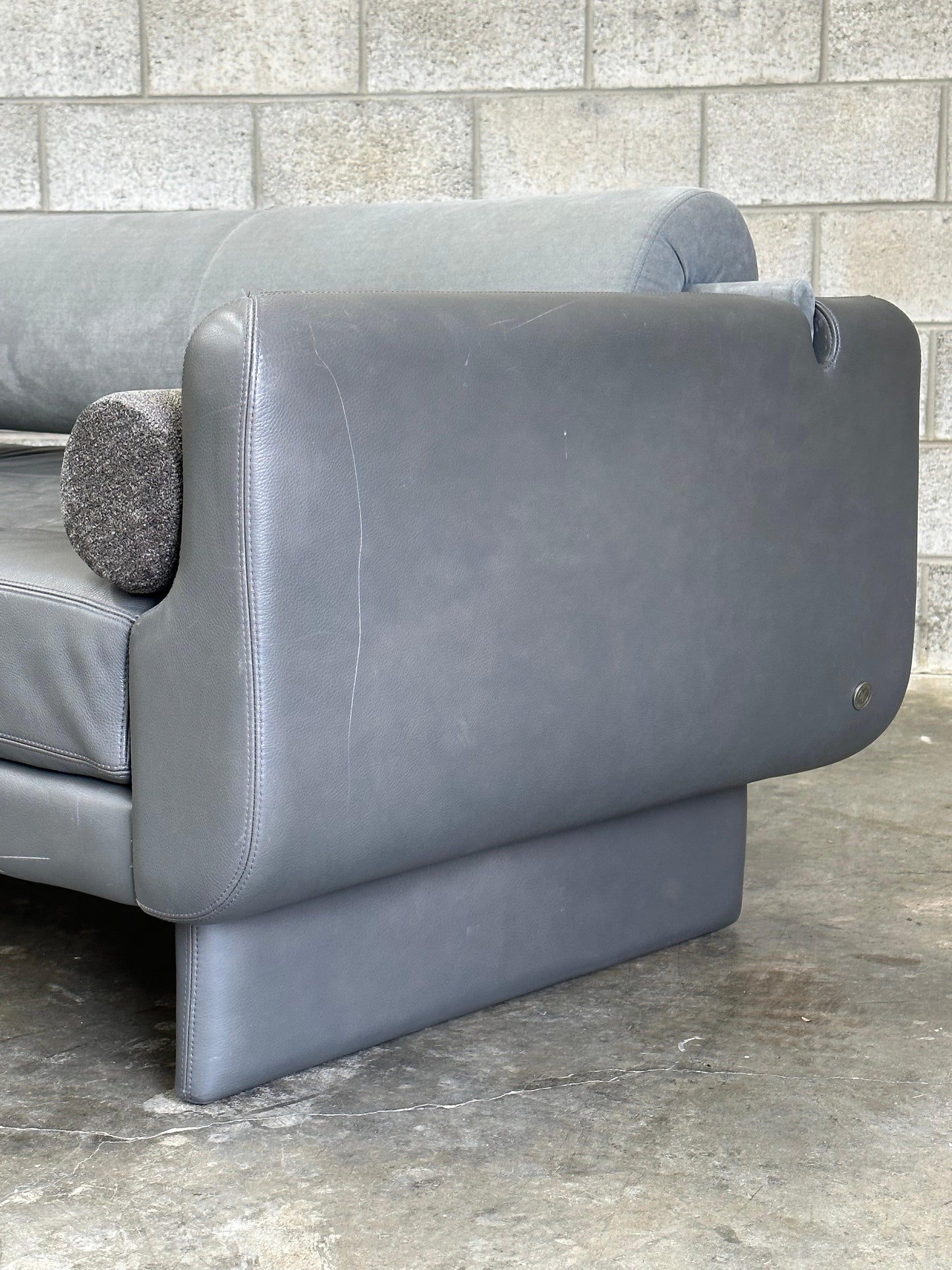 Frisman Vintage Vladimir Kagan “Matinee” Sofa/ Daybed for American Leather, Postmodern