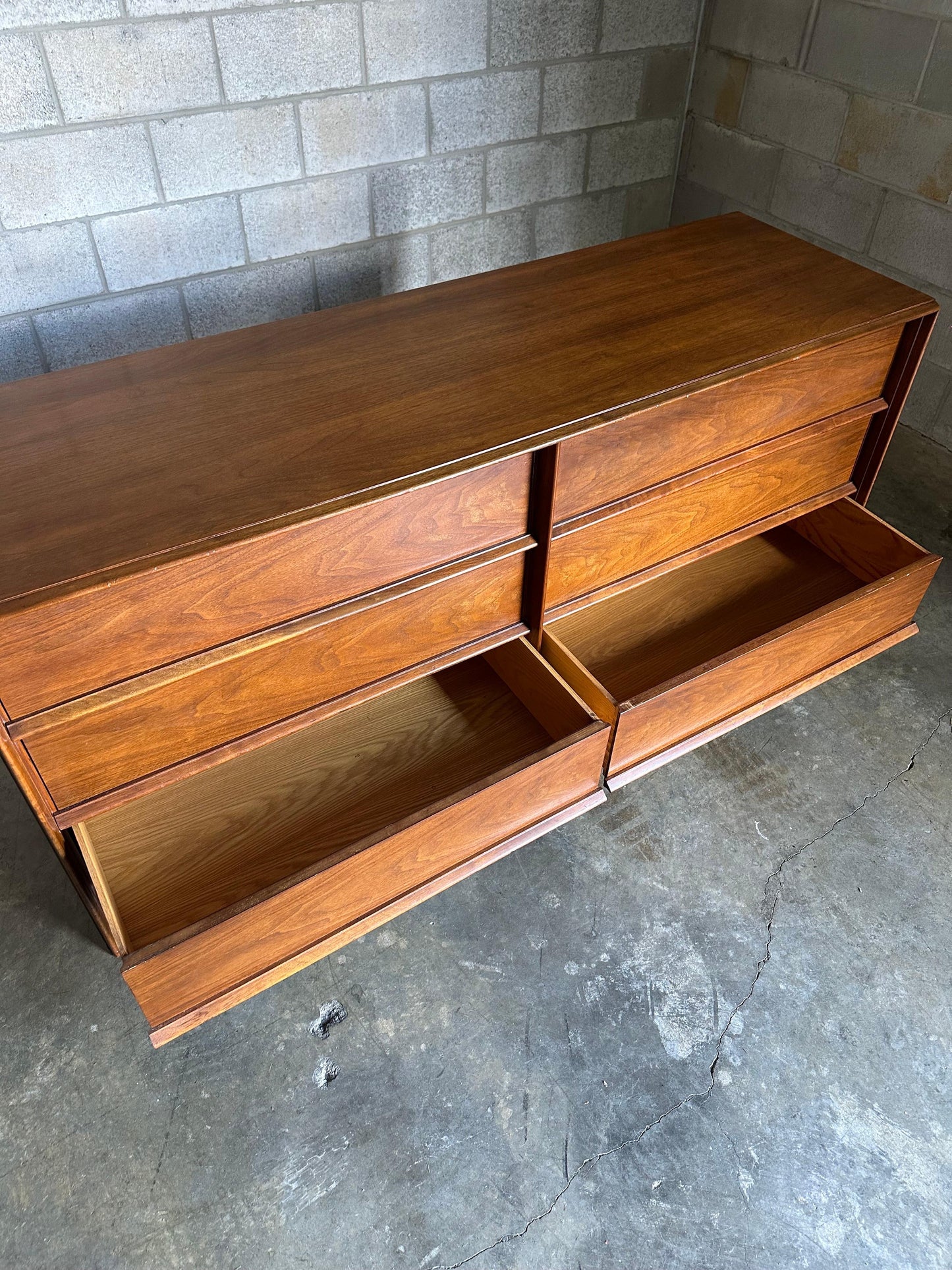 Frisman Vintage T.H. Robsjohn-Gibbings for Widdicomb Dresser