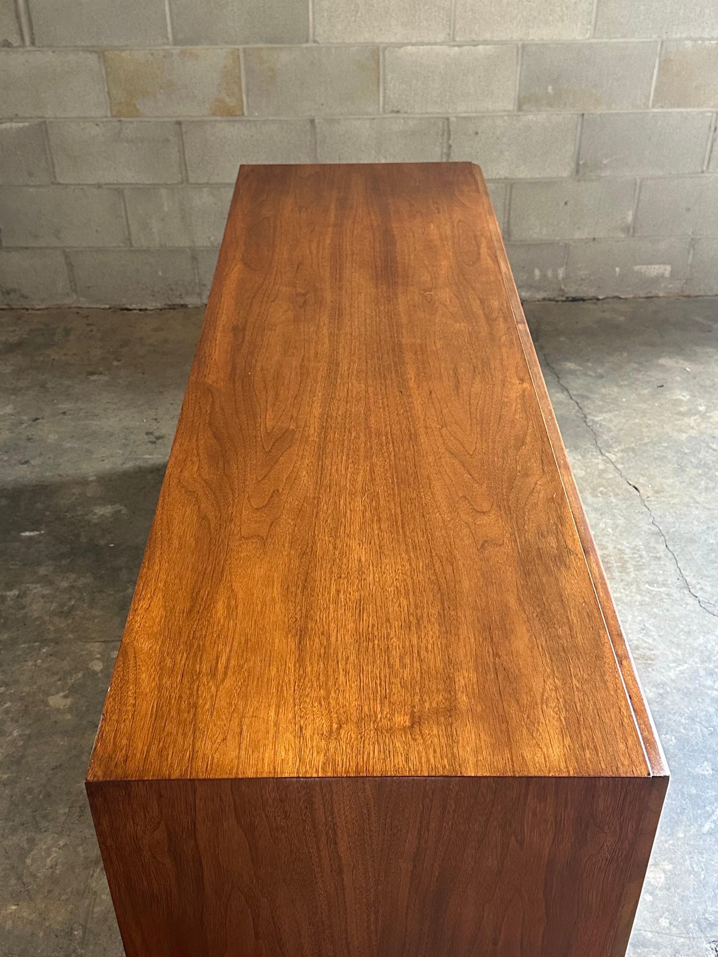 Frisman Vintage T.H. Robsjohn-Gibbings for Widdicomb Dresser