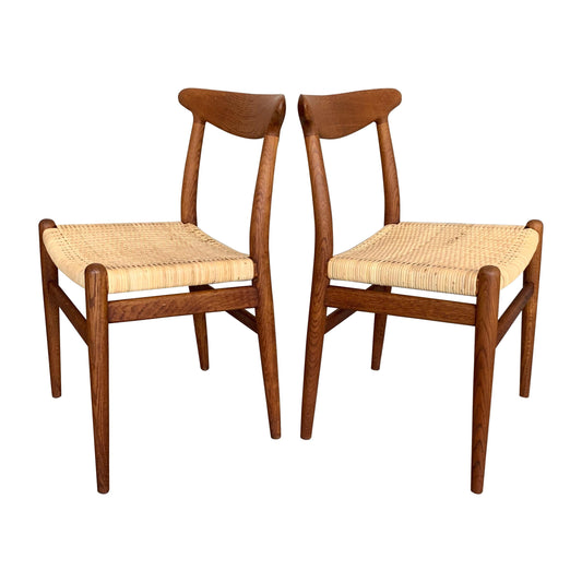 Frisman Vintage Pair of Classic Hans Wegner Side Chairs in Oak