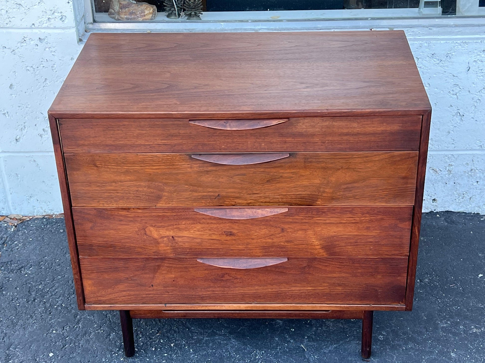 Frisman Vintage Jens Risom Dresser Walnut Ca' 1960's Mid Century