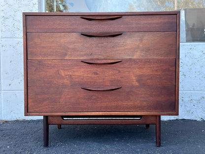 Frisman Vintage Jens Risom Dresser Walnut Ca' 1960's Mid Century