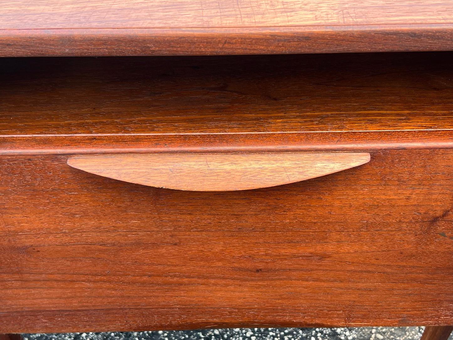 Frisman Vintage A Pair Of Night Stands By Jens Risom With Angled Drop Fronts Ca' 1950's Walnut