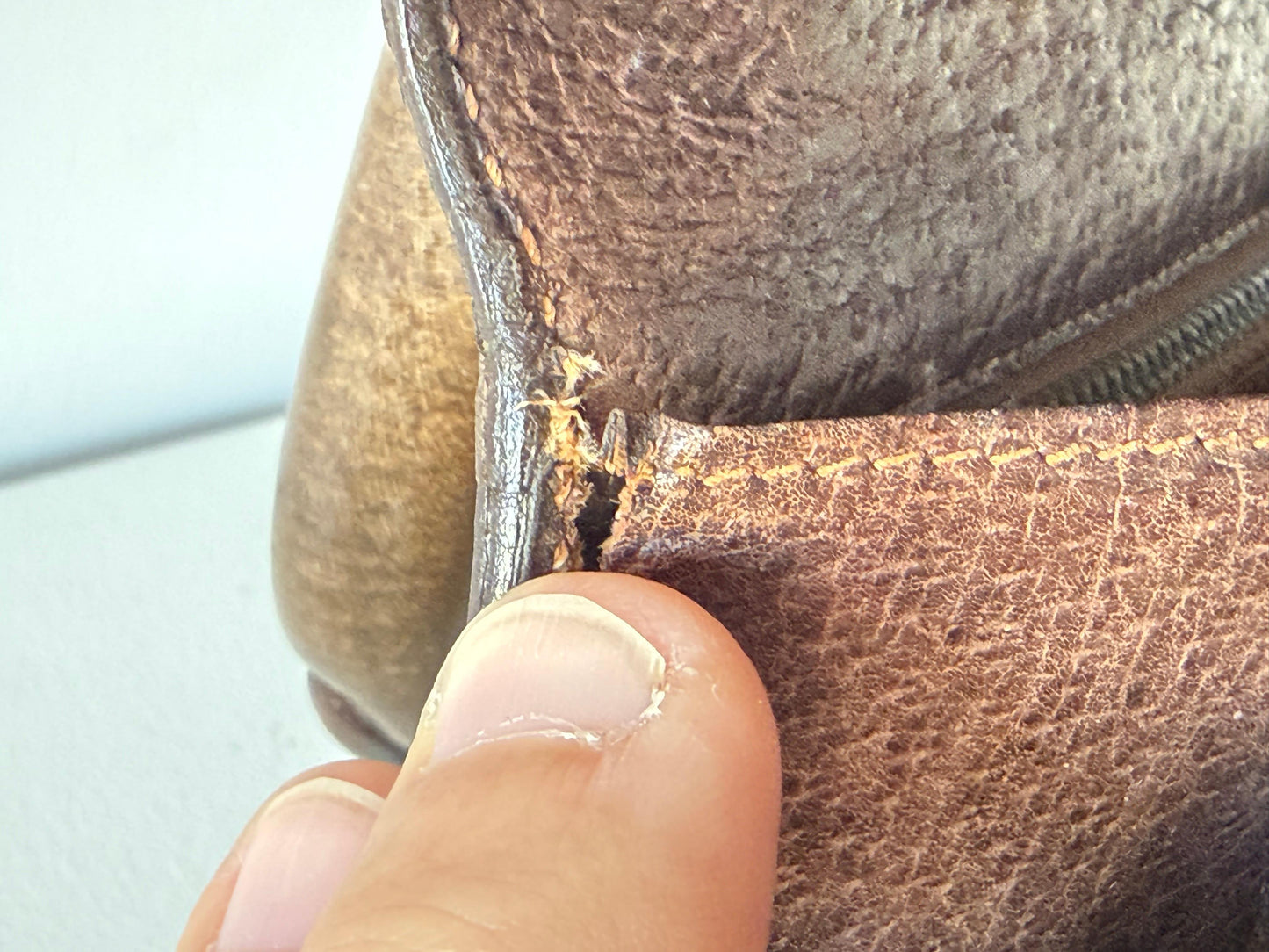 Frisman Vintage GUCCI Vintage 70s Brown Leather Handbag Wood Handle Bag Rare