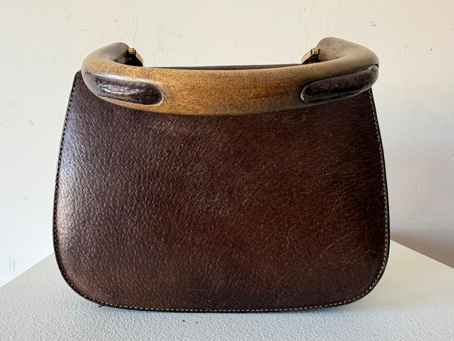 Frisman Vintage GUCCI Vintage 70s Brown Leather Handbag Wood Handle Bag Rare
