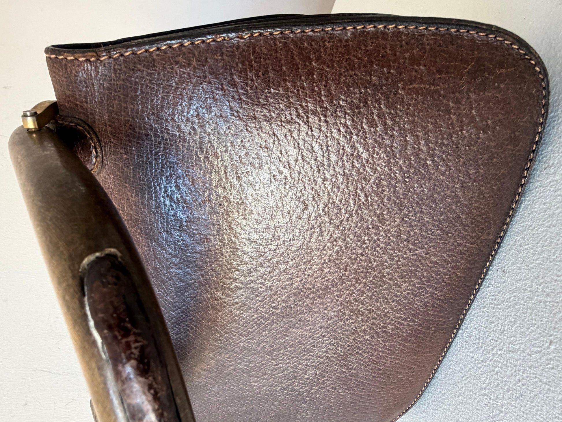 Frisman Vintage GUCCI Vintage 70s Brown Leather Handbag Wood Handle Bag Rare