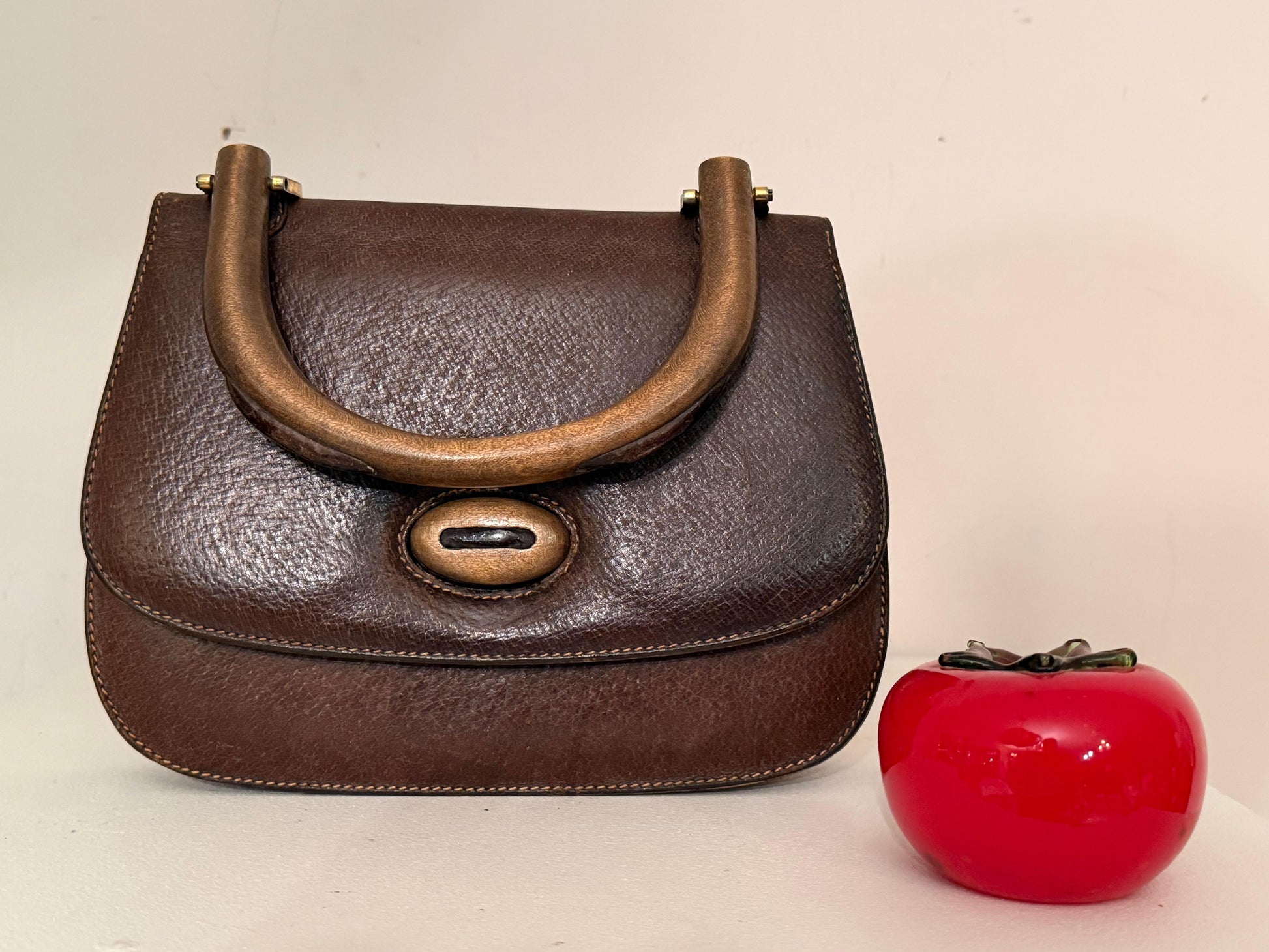 Frisman Vintage GUCCI Vintage 70s Brown Leather Handbag Wood Handle Bag Rare