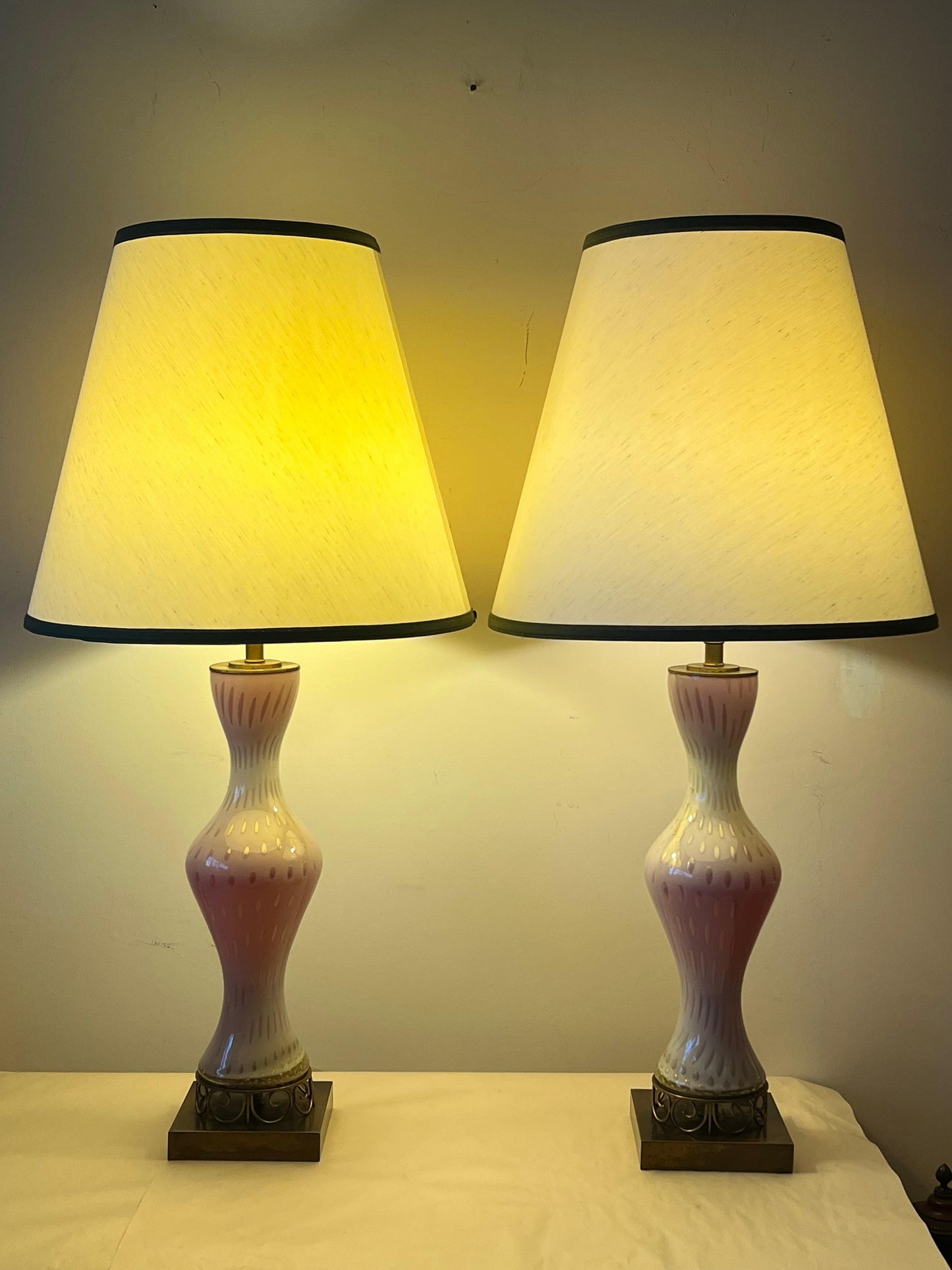 frisman vintage A Pair Of Light Pink Murano Hourglass Lamps Ca' 1950's