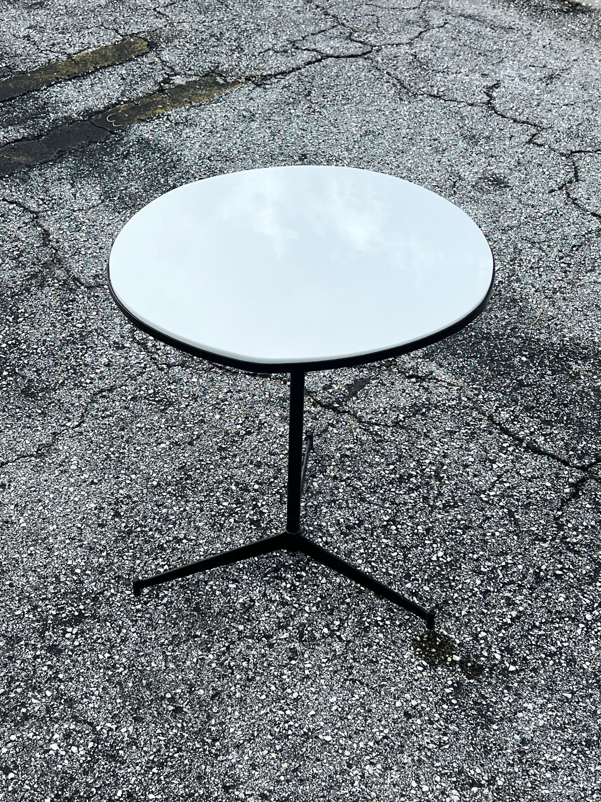 Frisman Vintage A Classic Paul McCobb Side Table Wrought Iron And Vitrolite ca' 1950's