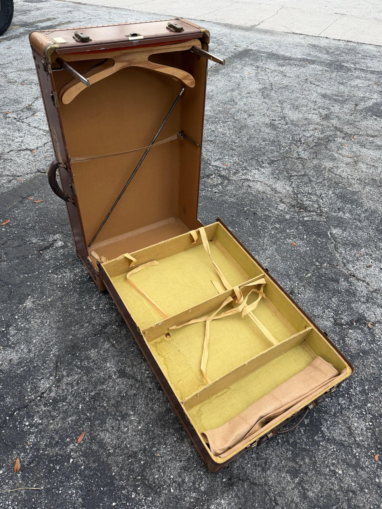 Frisman Vintage Vintage Hartmann Gibraltarized Hard Case Steamer Trunk Luggage 1940's