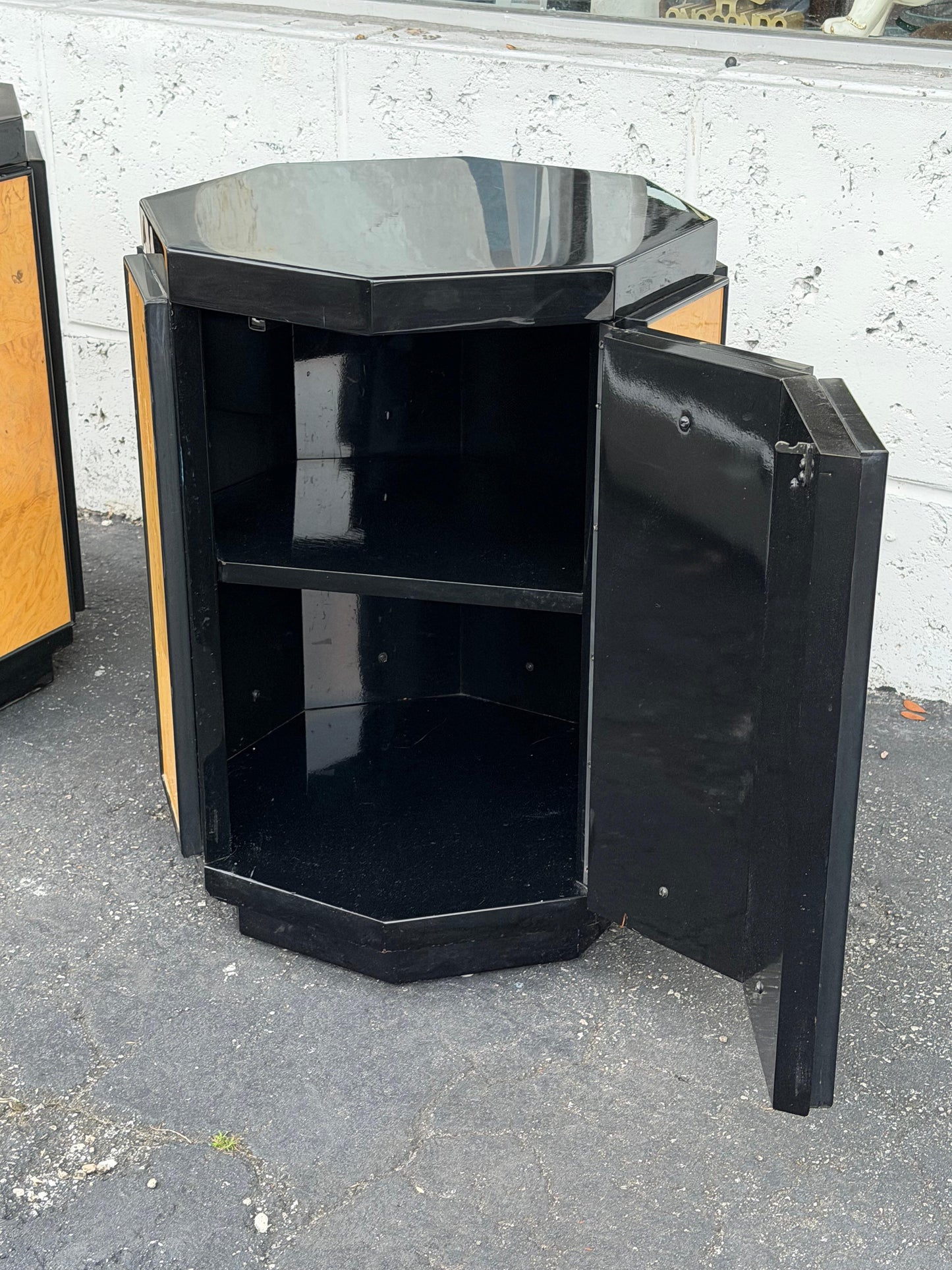 Frisman Vintage Henredon Octagonal End Tables Black Lacquer And Burl ca' 1980's