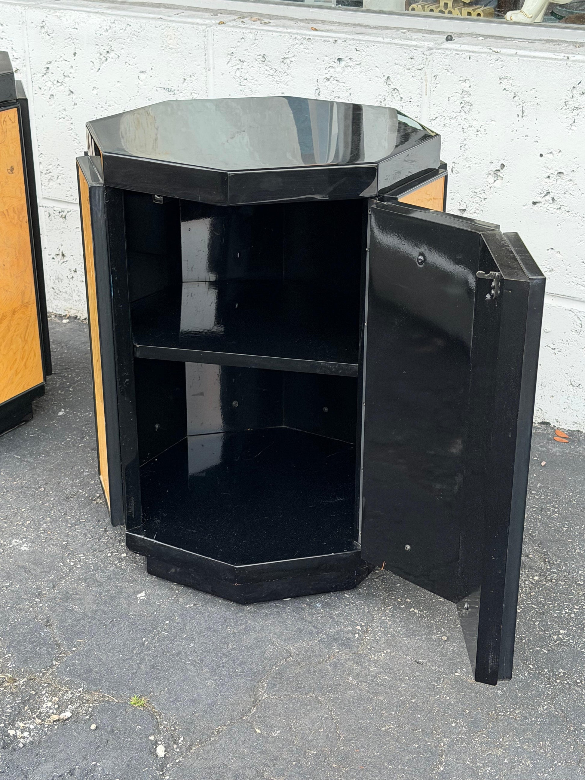 Frisman Vintage Henredon Octagonal End Tables Black Lacquer And Burl ca' 1980's