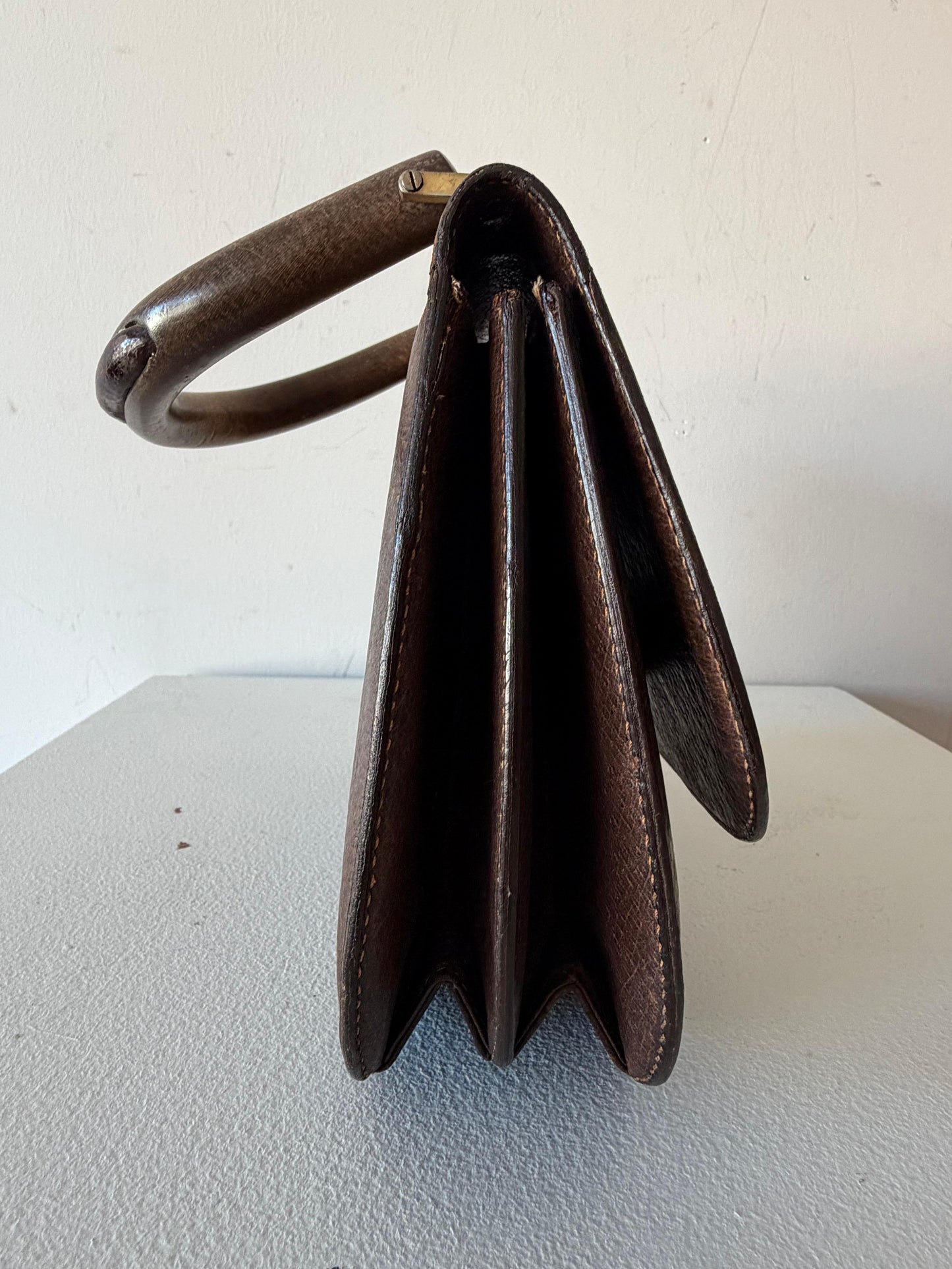 Frisman Vintage GUCCI Vintage 70s Brown Leather Handbag Wood Handle Bag Rare