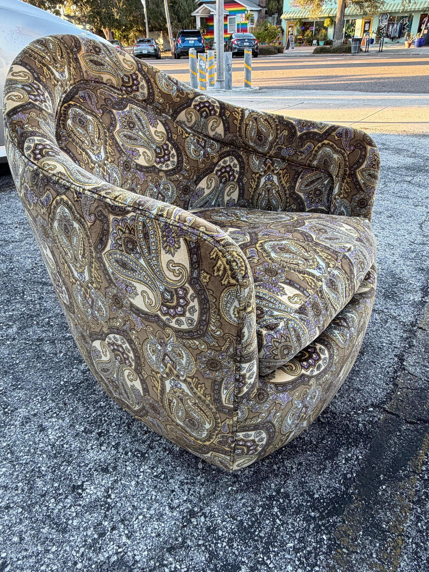 Frisman Vintage Original Milo Baughman for Thayer Coggin Swivel and Tilt Scoop Chairs 1970's