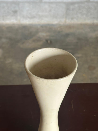 Frisman Vintage 1950s Swedish Architectural Hourglass Vase by Syco in Matte Ivory