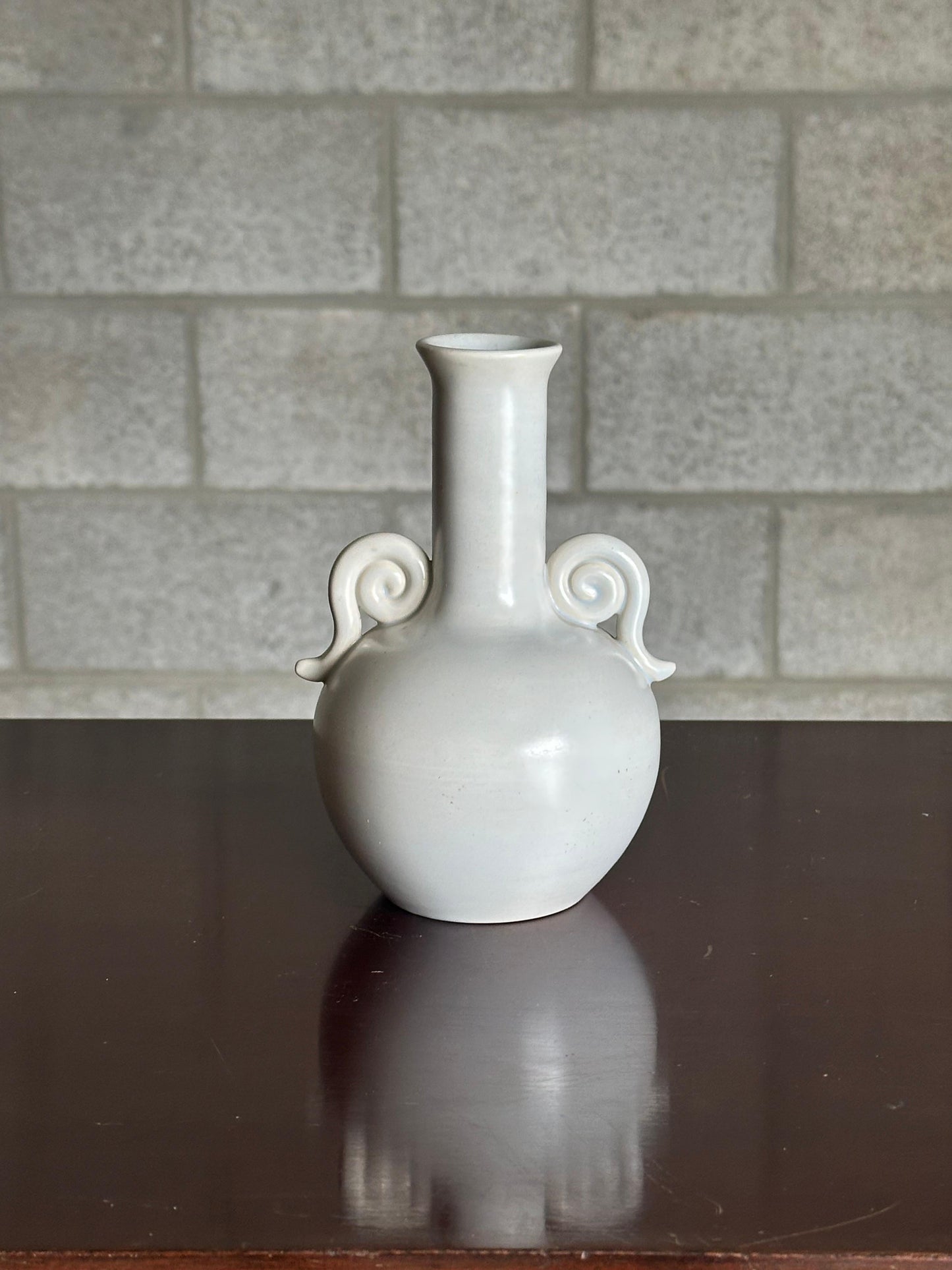Frisman Vintage 1940s Matte White Earthenware Vase by Eva Jancke Björk - Bobergs Fajans Sweden