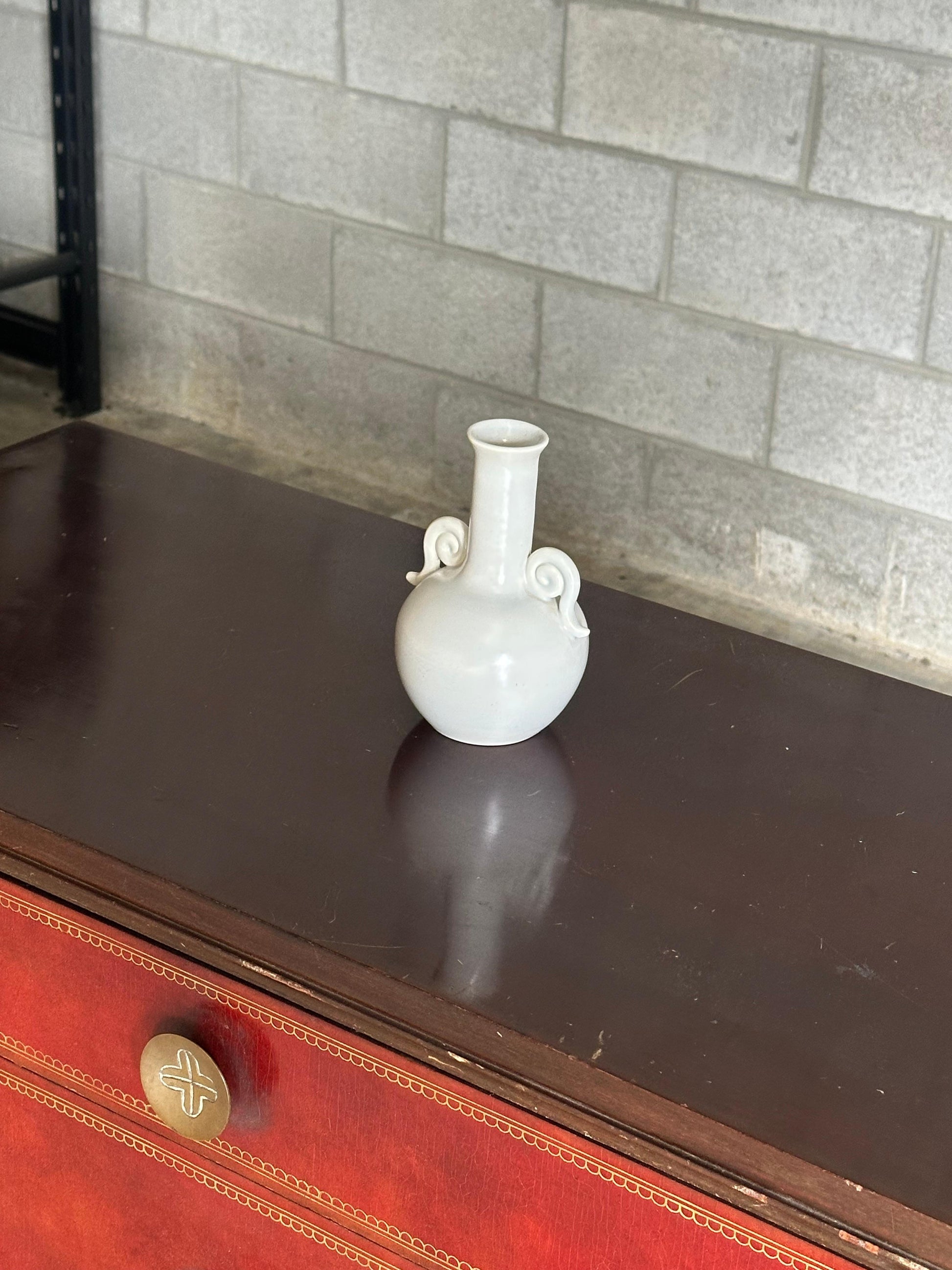 Frisman Vintage 1940s Matte White Earthenware Vase by Eva Jancke Björk - Bobergs Fajans Sweden