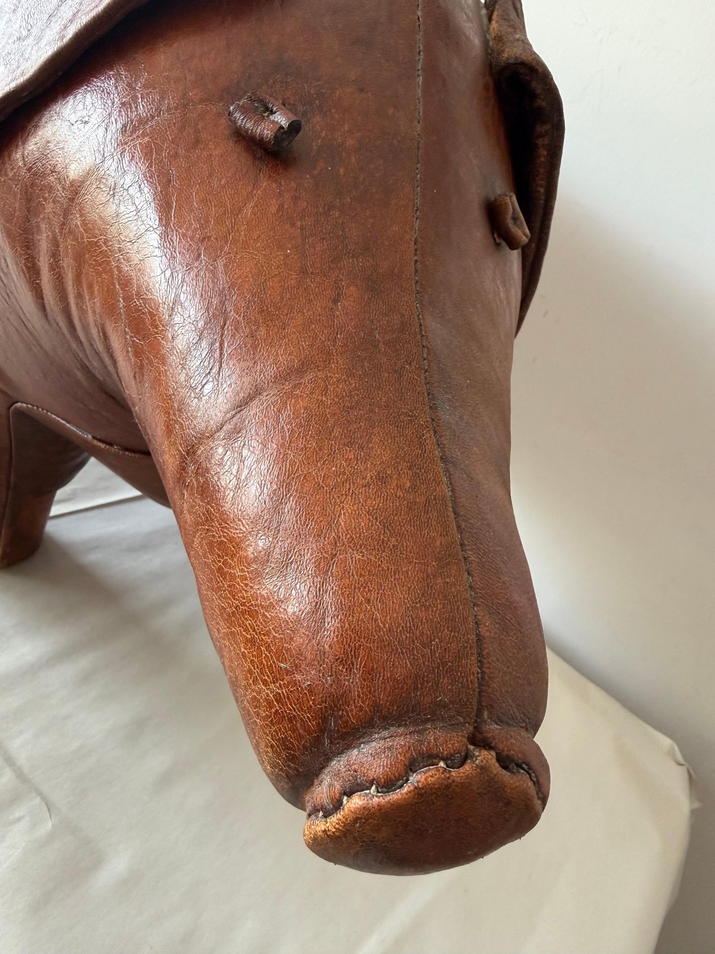 Frisman Vintage Large Vintage Leather Stool Omersa For Almazan Pig With Original Tail