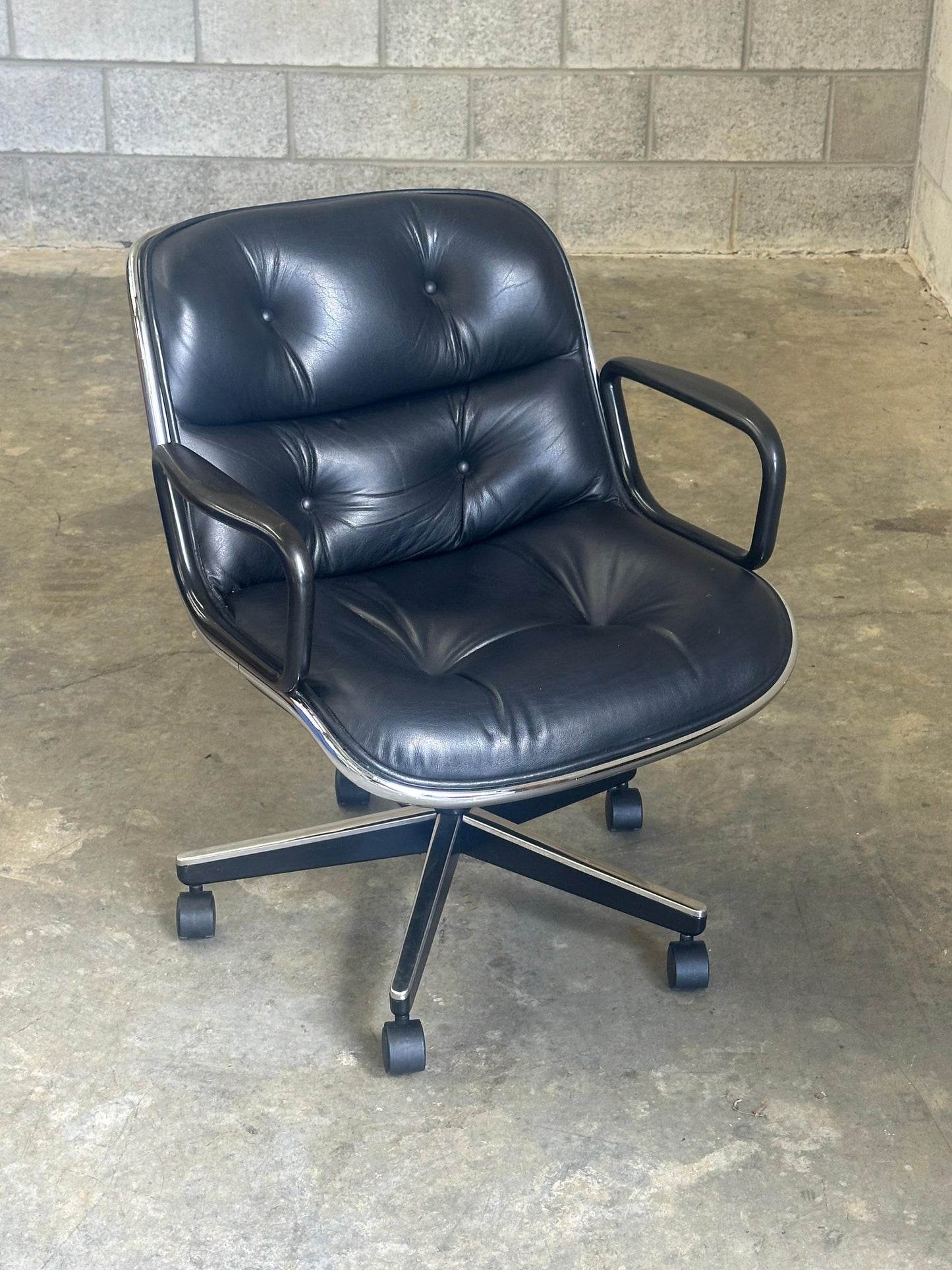 Frisman Vintage 1980s Charles Pollock for Knoll Office Desk Chair in Leather and Chrome