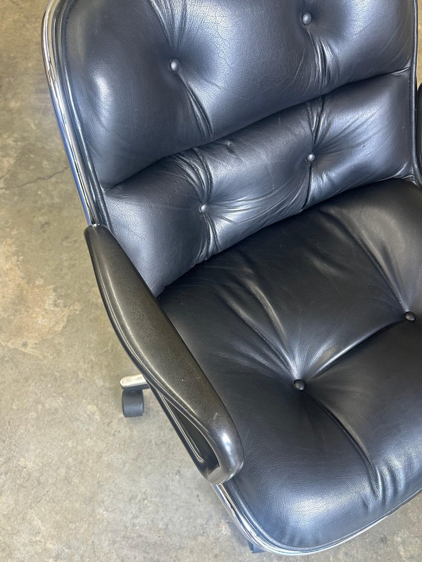 Frisman Vintage 1980s Charles Pollock for Knoll Office Desk Chair in Leather and Chrome