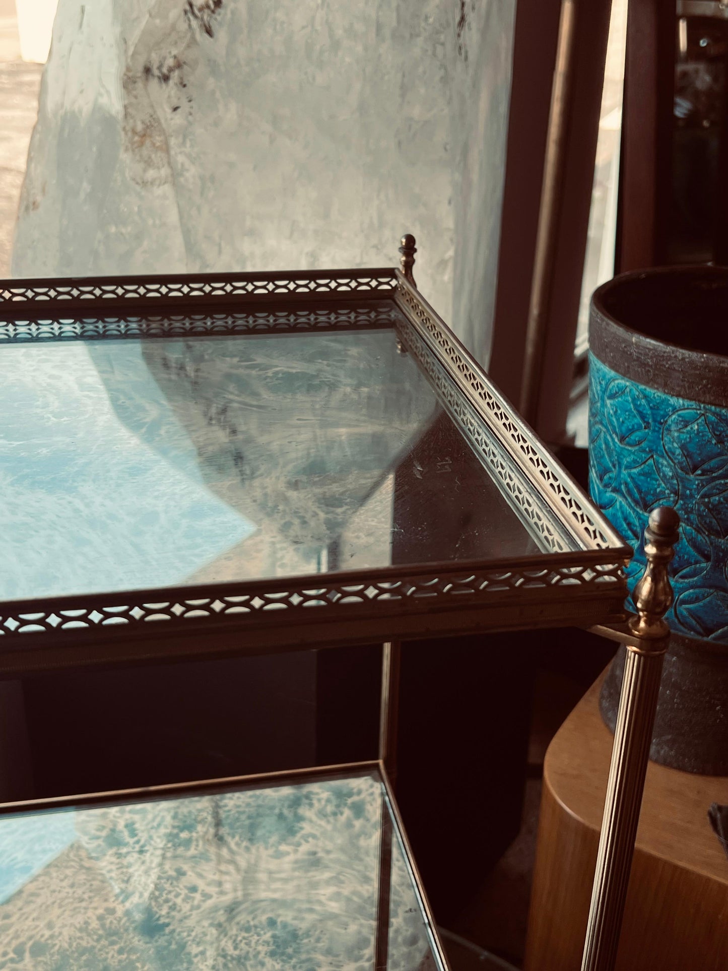 Frisman Vintage A Pair Of Classic Bagues Side Tables With Eglomise Tops ca' 1970's