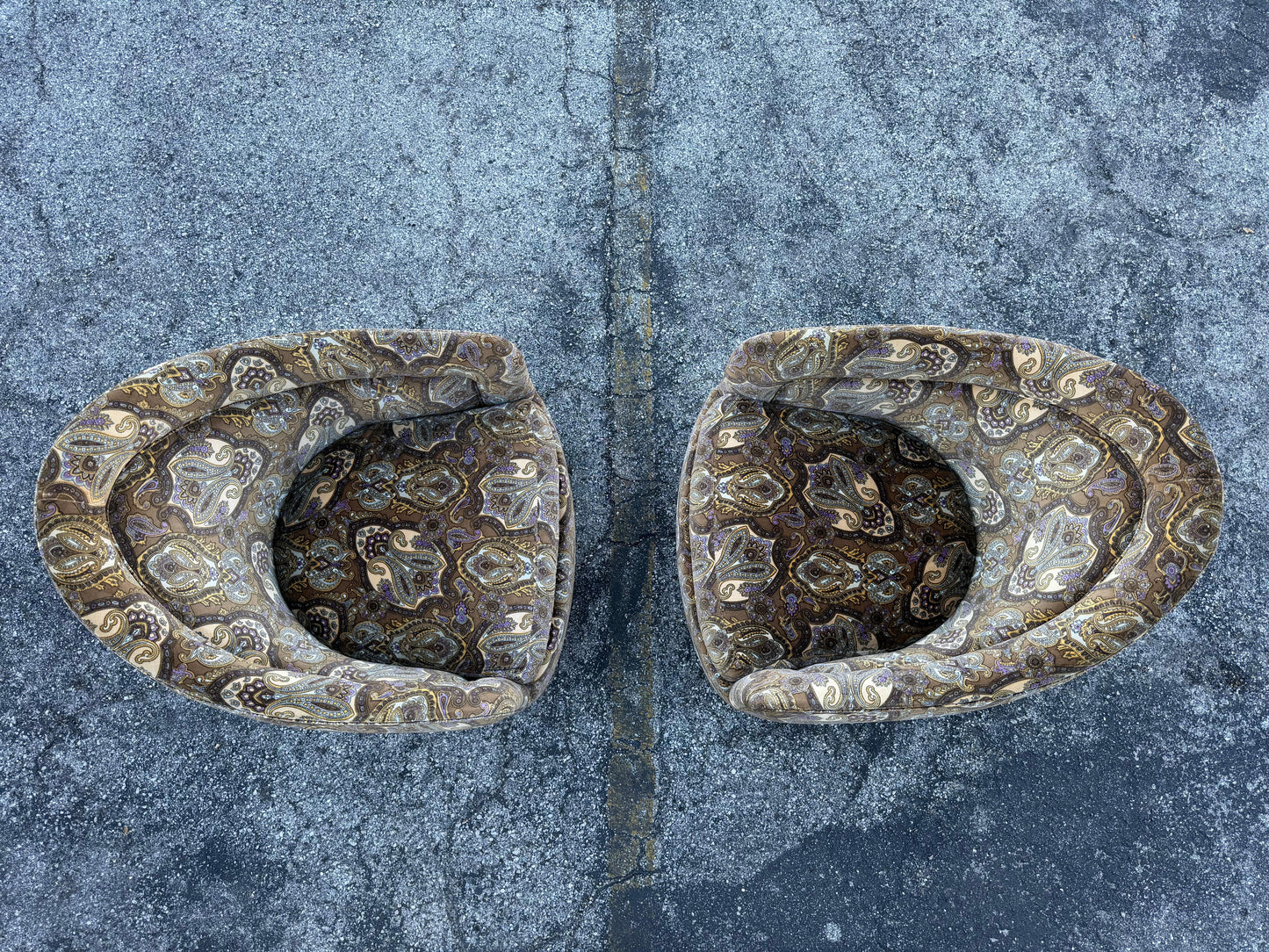 Frisman Vintage Original Milo Baughman for Thayer Coggin Swivel and Tilt Scoop Chairs 1970's