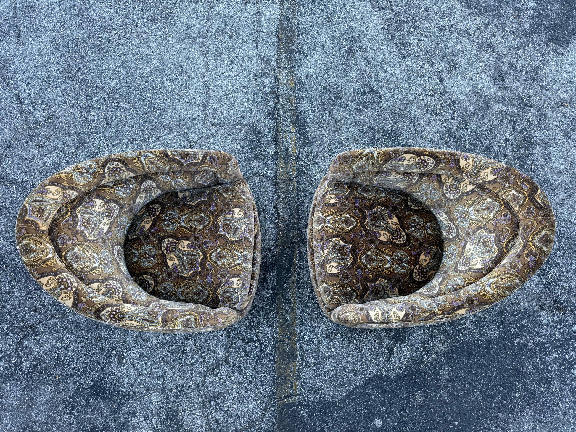 Frisman Vintage Original Milo Baughman for Thayer Coggin Swivel and Tilt Scoop Chairs 1970's