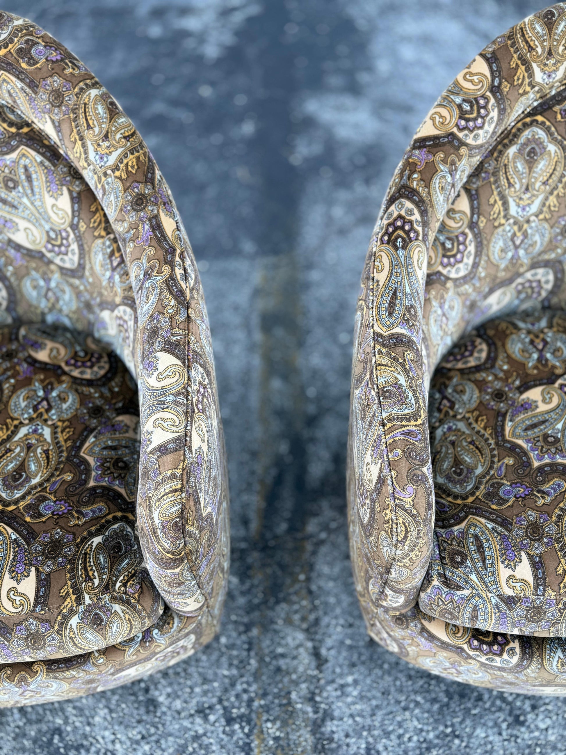 Frisman Vintage Original Milo Baughman for Thayer Coggin Swivel and Tilt Scoop Chairs 1970's