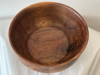 Frisman Vintage A Large Turned Walnut Bowl By Paul E. Schweisthal ca' 2005