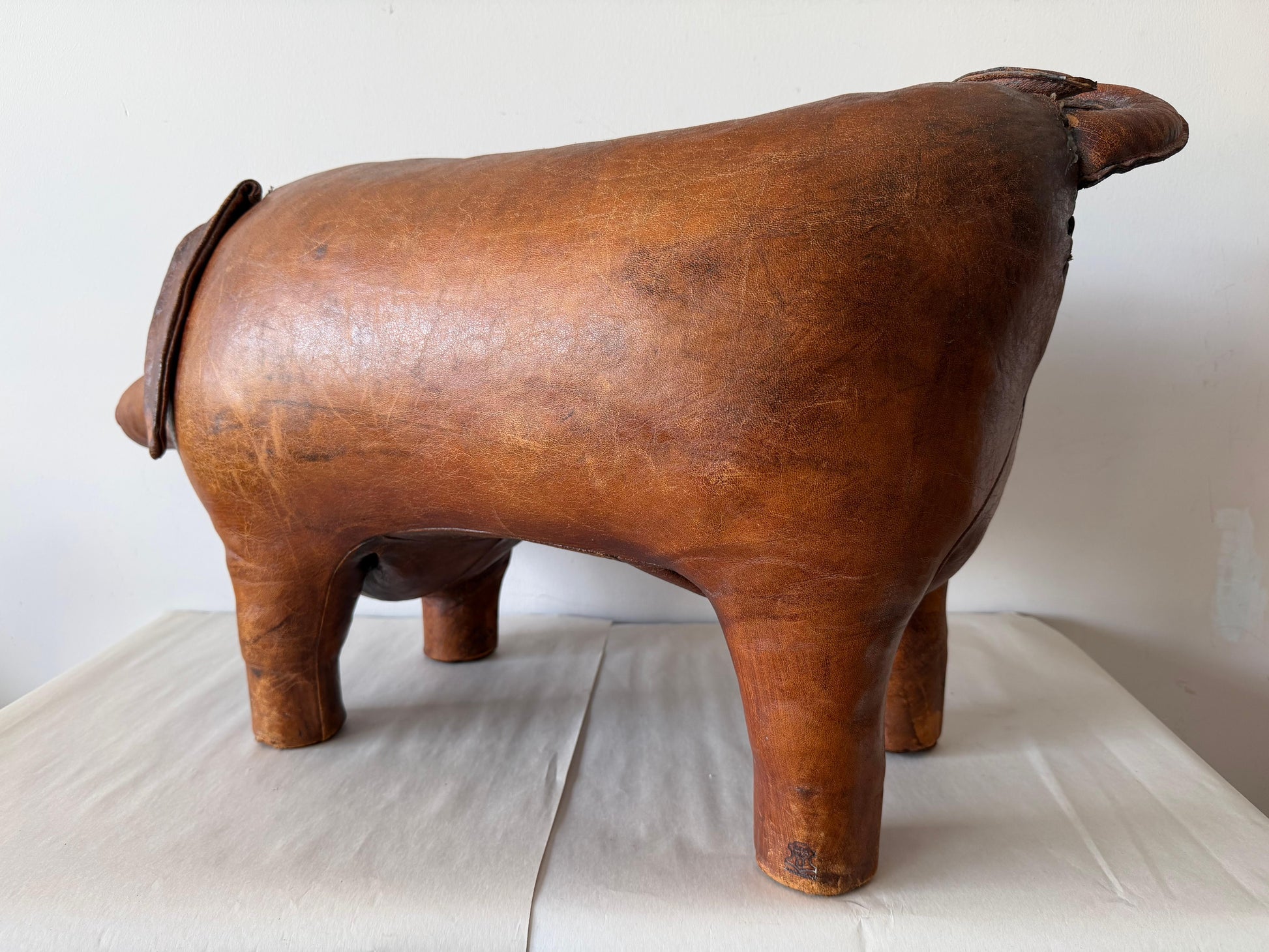 Frisman Vintage Large Vintage Leather Stool Omersa For Almazan Pig With Original Tail