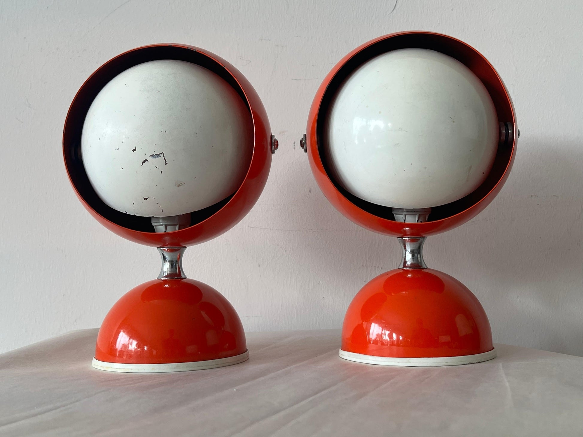 Frisman Vintage A Pair Of Italian Table Lamps With Adjustable Shades Orange 1960's Space Age