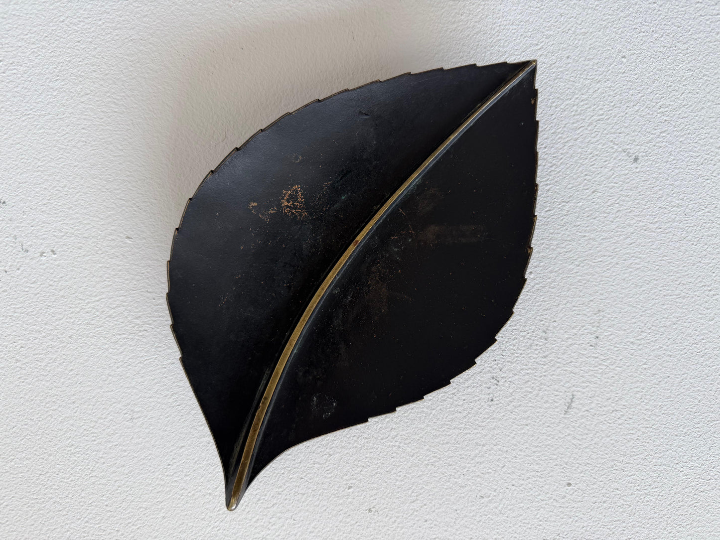 Frisman Vintage Leaf-shaped Brass Bowl With Dark Patina By Werkstätte Carl Auböck ca' 1960s