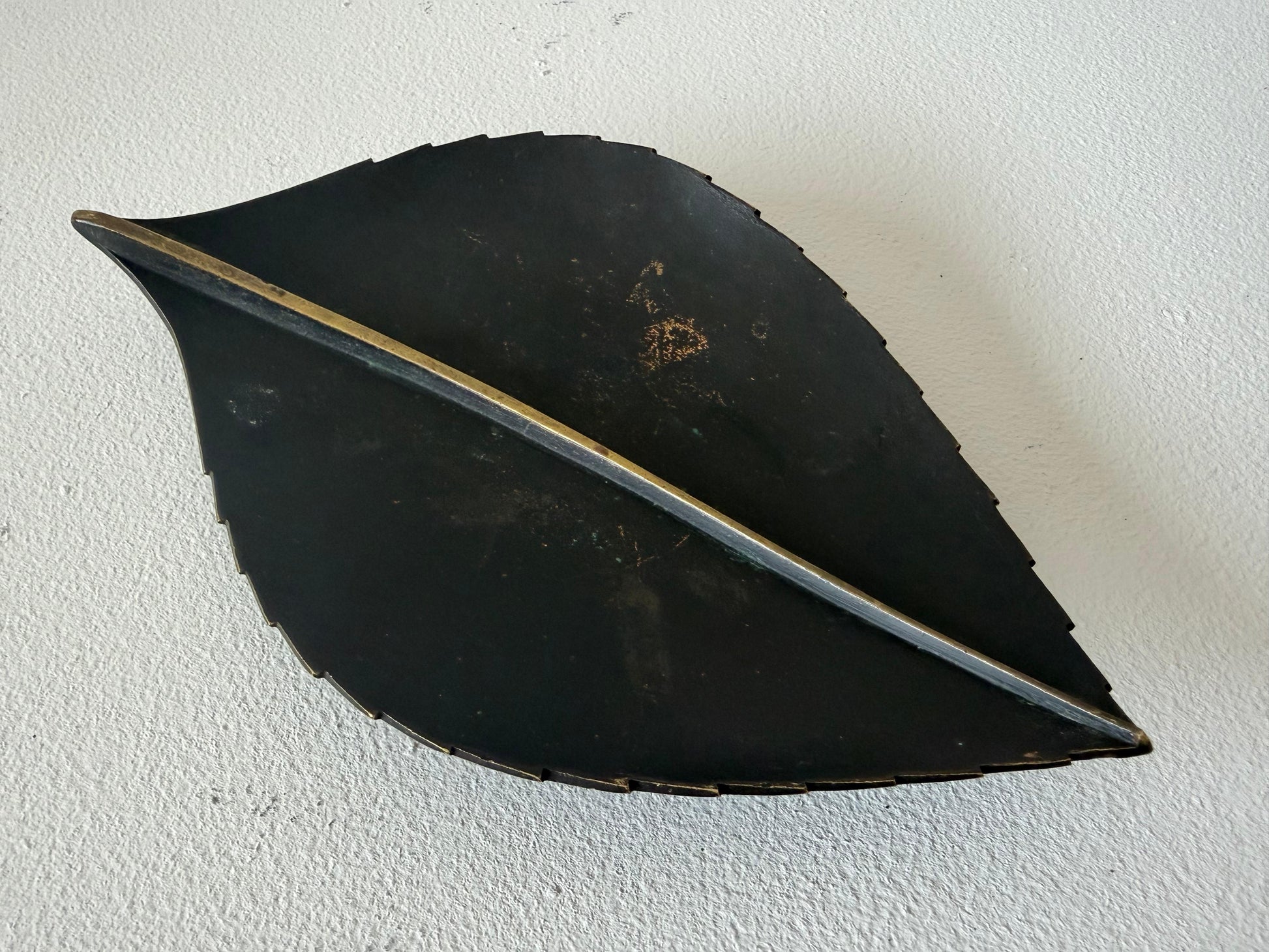 Frisman Vintage Leaf-shaped Brass Bowl With Dark Patina By Werkstätte Carl Auböck ca' 1960s