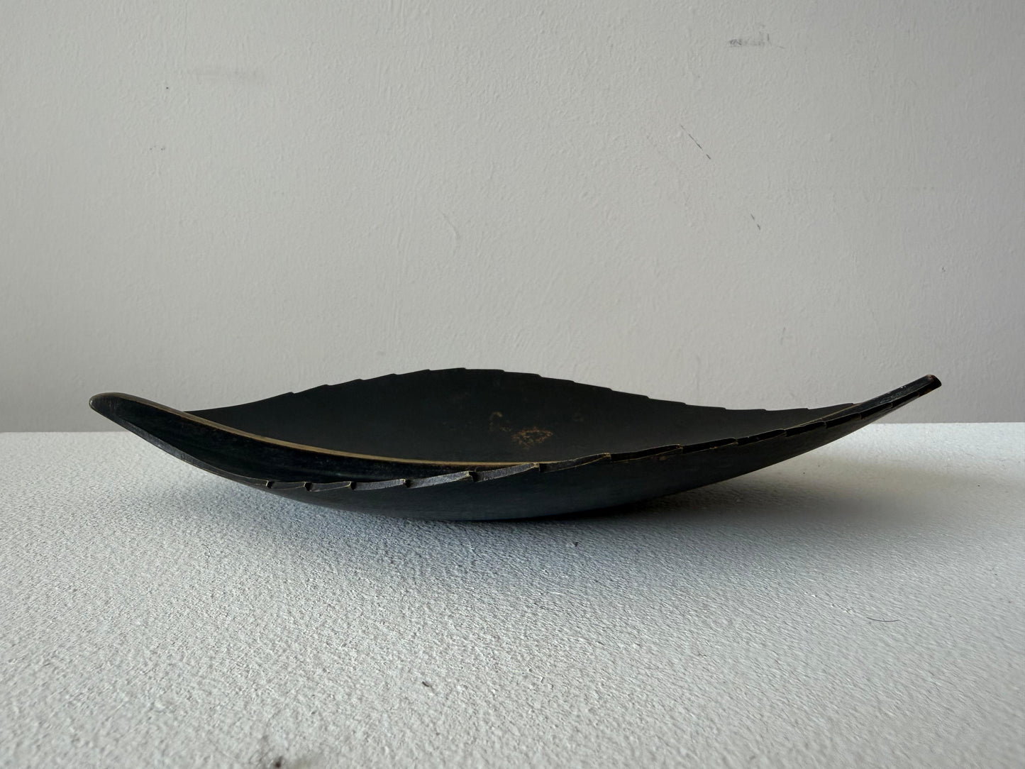 Frisman Vintage Leaf-shaped Brass Bowl With Dark Patina By Werkstätte Carl Auböck ca' 1960s