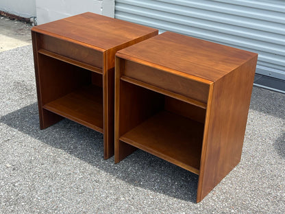 A Pair of Classic T.H. Robsjohn-Gibbings Nightstands In Walnut Ca' 1950's