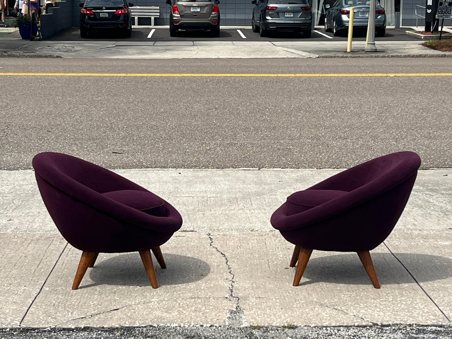 Frisman Vintage A Pair of Little Egg Chairs