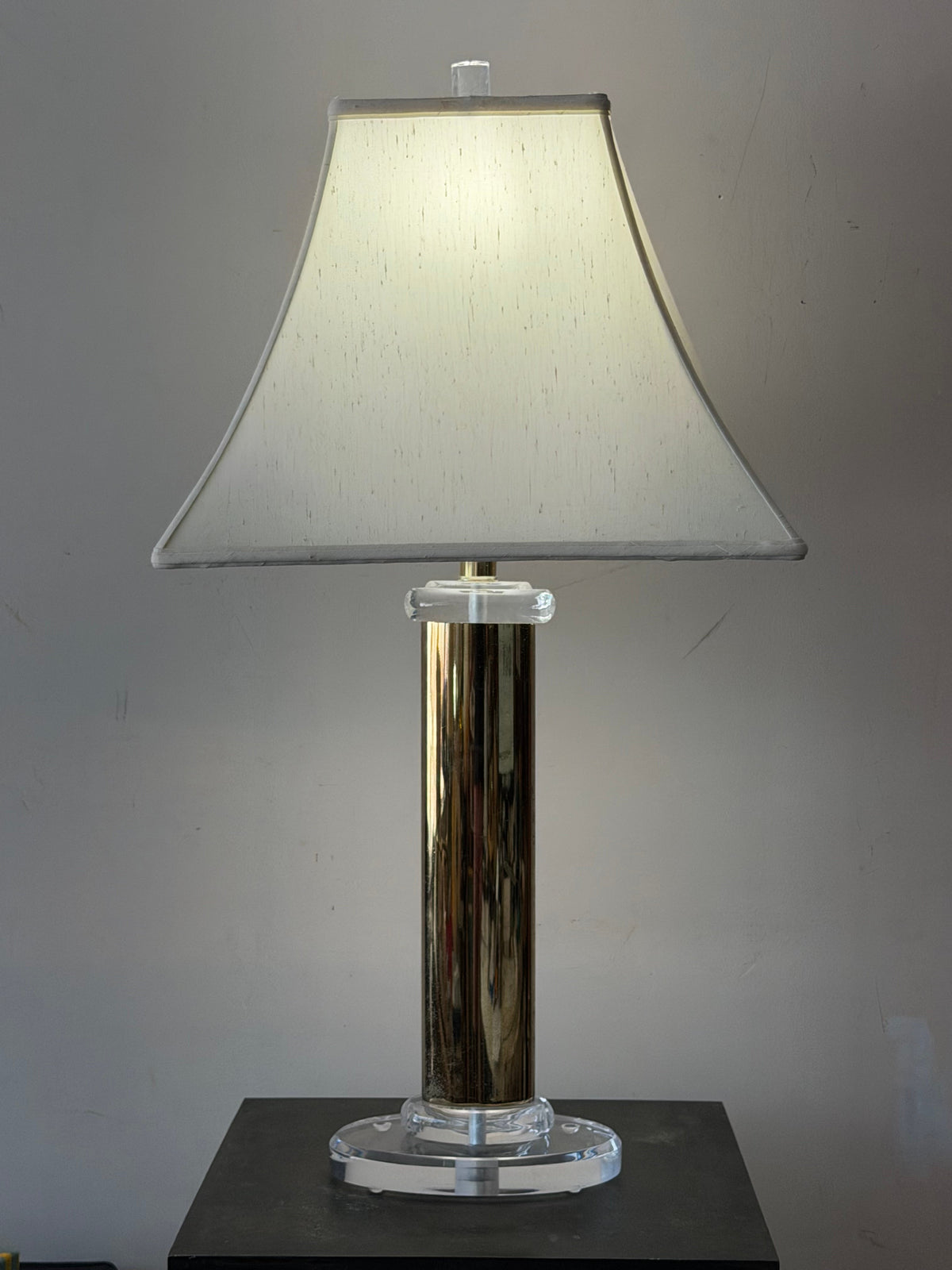 Frisman Vintage Lucite And Brass Table Lamp Post Modern Miami Regency Style 1991