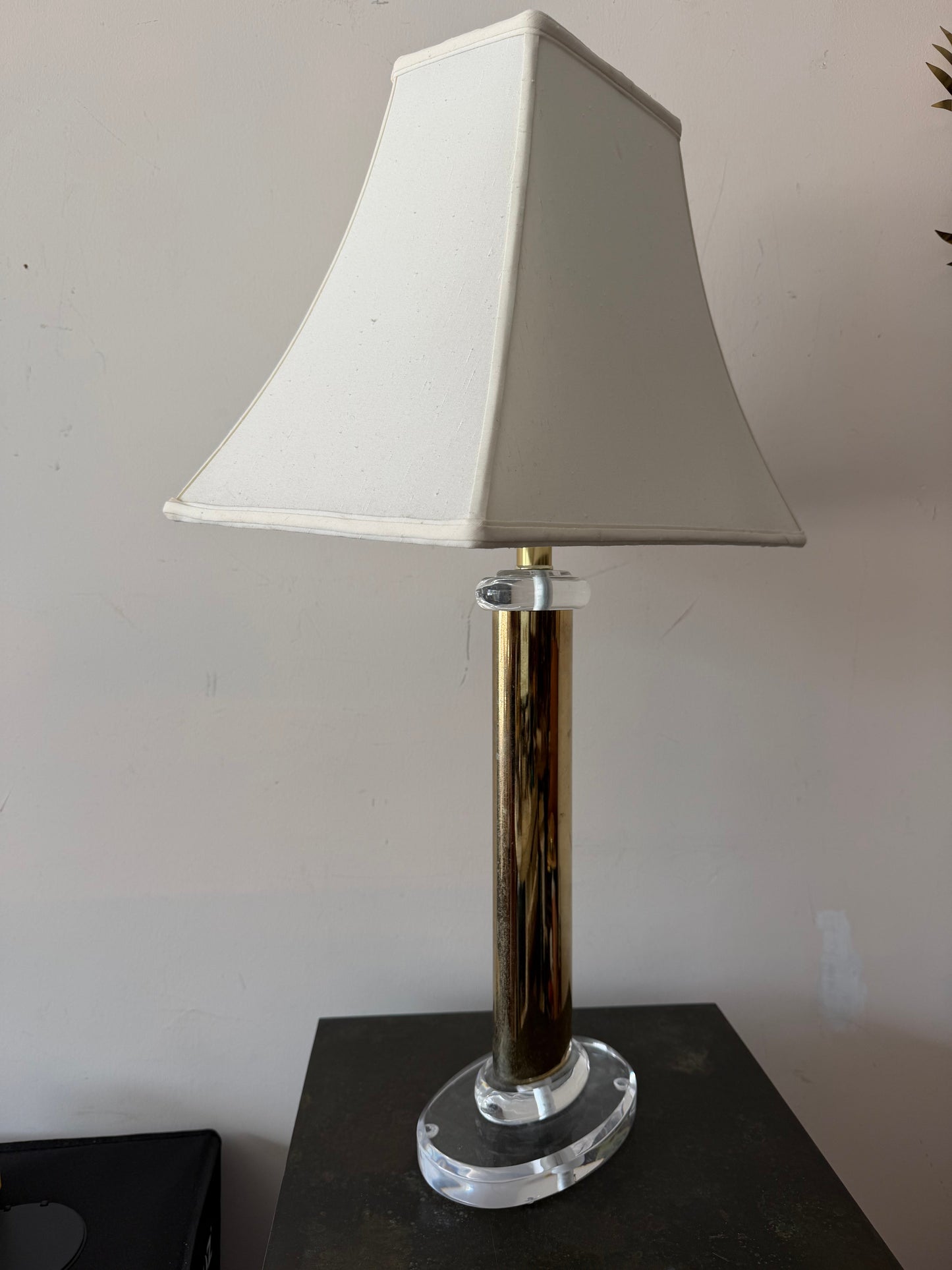Frisman Vintage Lucite And Brass Table Lamp Post Modern Miami Regency Style 1991