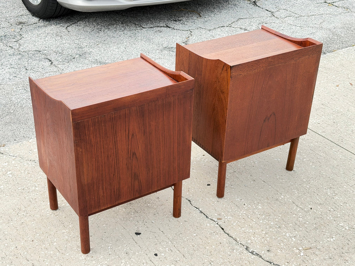 Frisman Vintage A Pair Of Teak Nightstands by Peter Hvidt and Olga Mølgaard Danish MCM 1960's