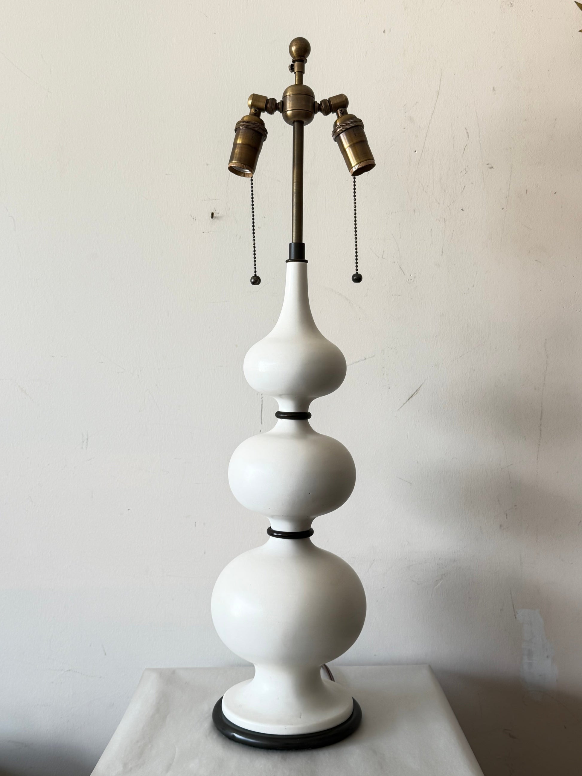Frisman Vintage Vintage Gerald Thurston Lightolier Ceramic Gourd Lamp ca' 1950's Elegant MCM