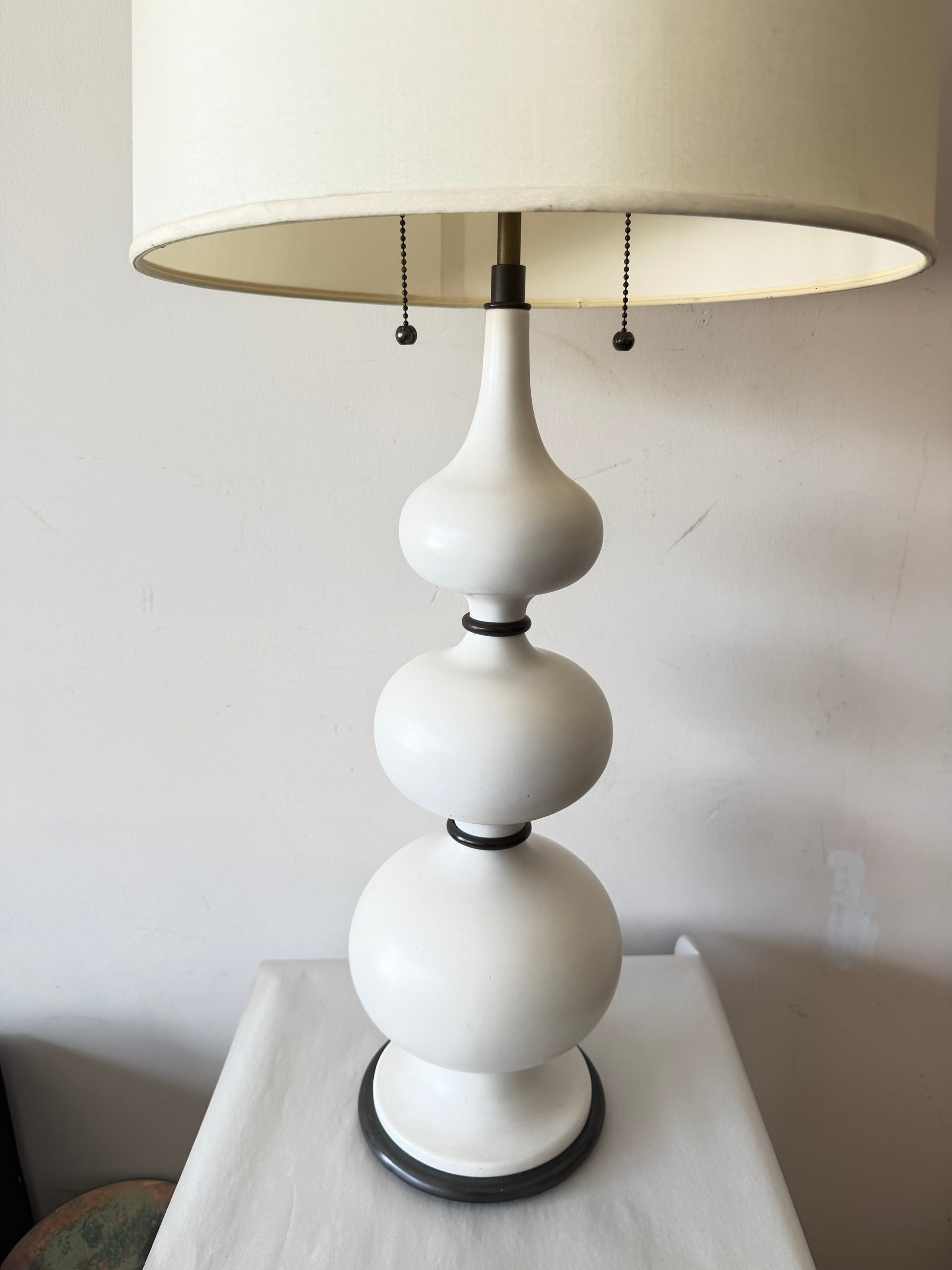 Frisman Vintage Vintage Gerald Thurston Lightolier Ceramic Gourd Lamp ca' 1950's Elegant MCM