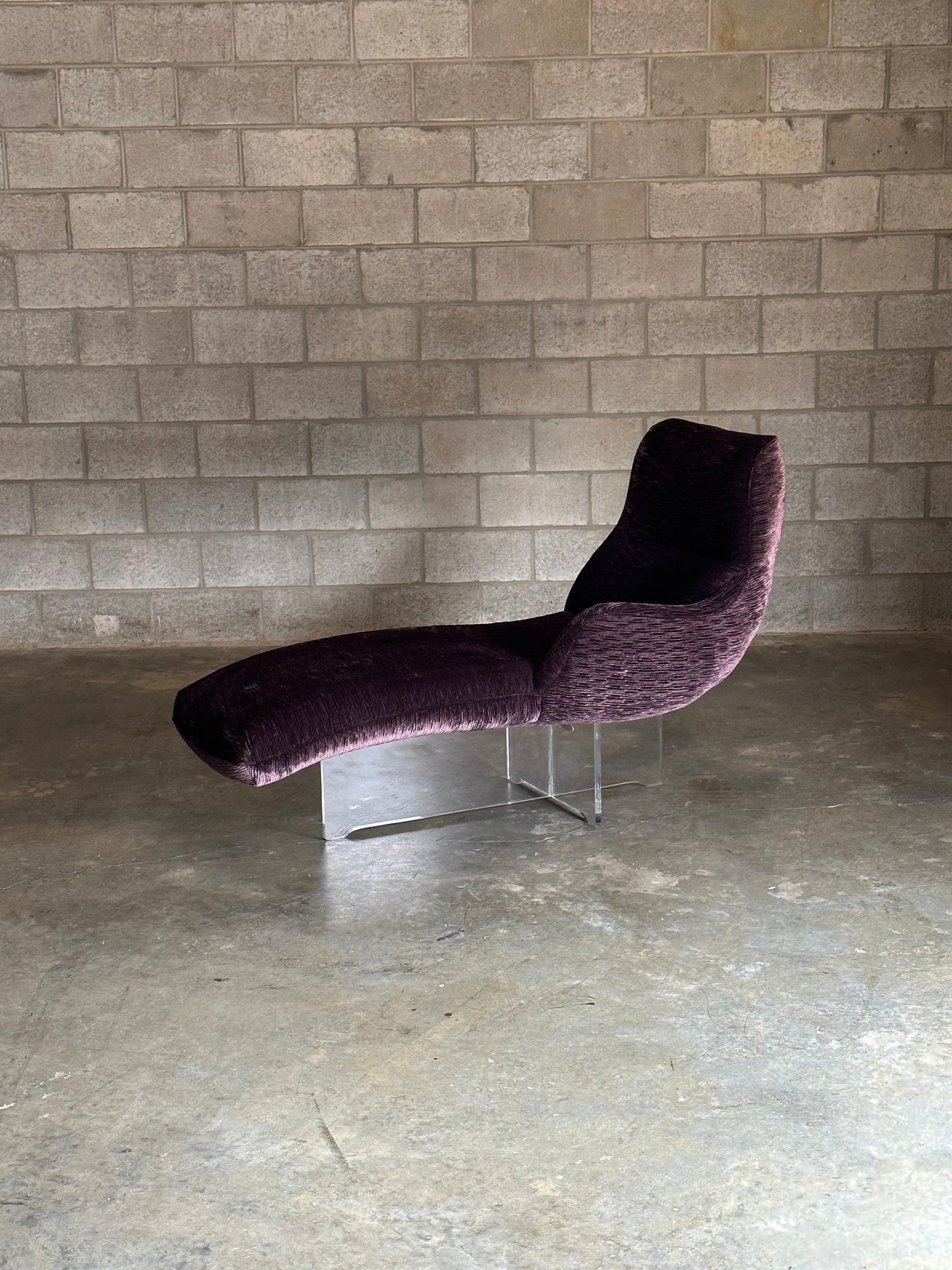 Vladimir Kagan “Erica” Chaise With Lucite Base