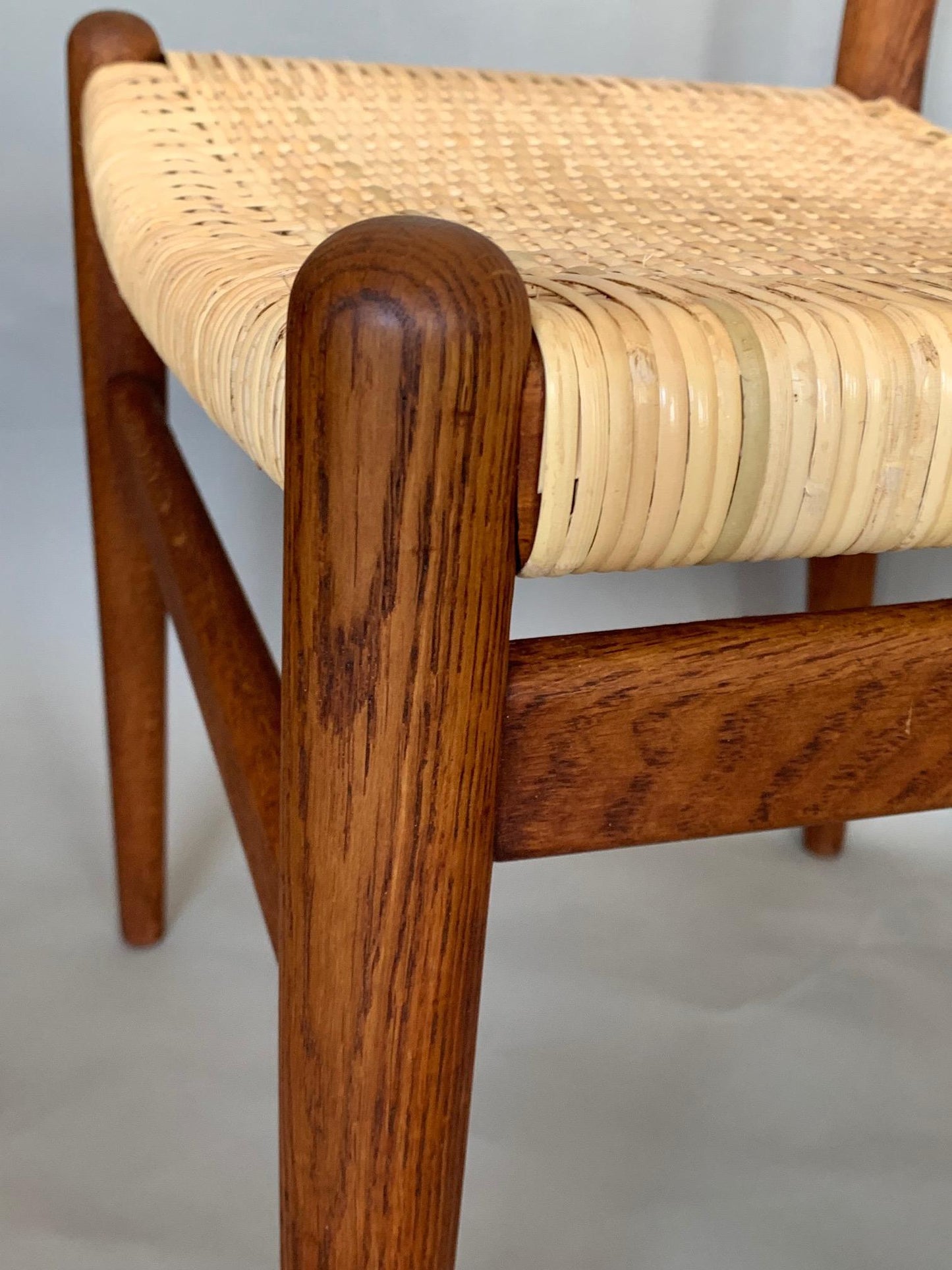 Pair of Classic Hans Wegner Side Chairs in Oak