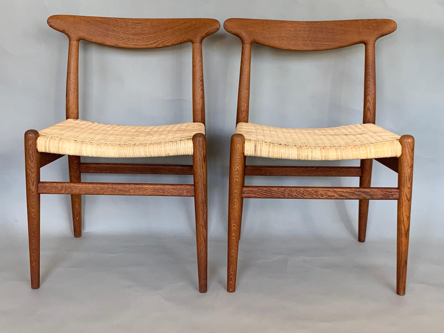 Pair of Classic Hans Wegner Side Chairs in Oak