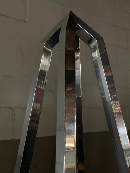 Pair of Obelisk Étagères in Polished Aluminum