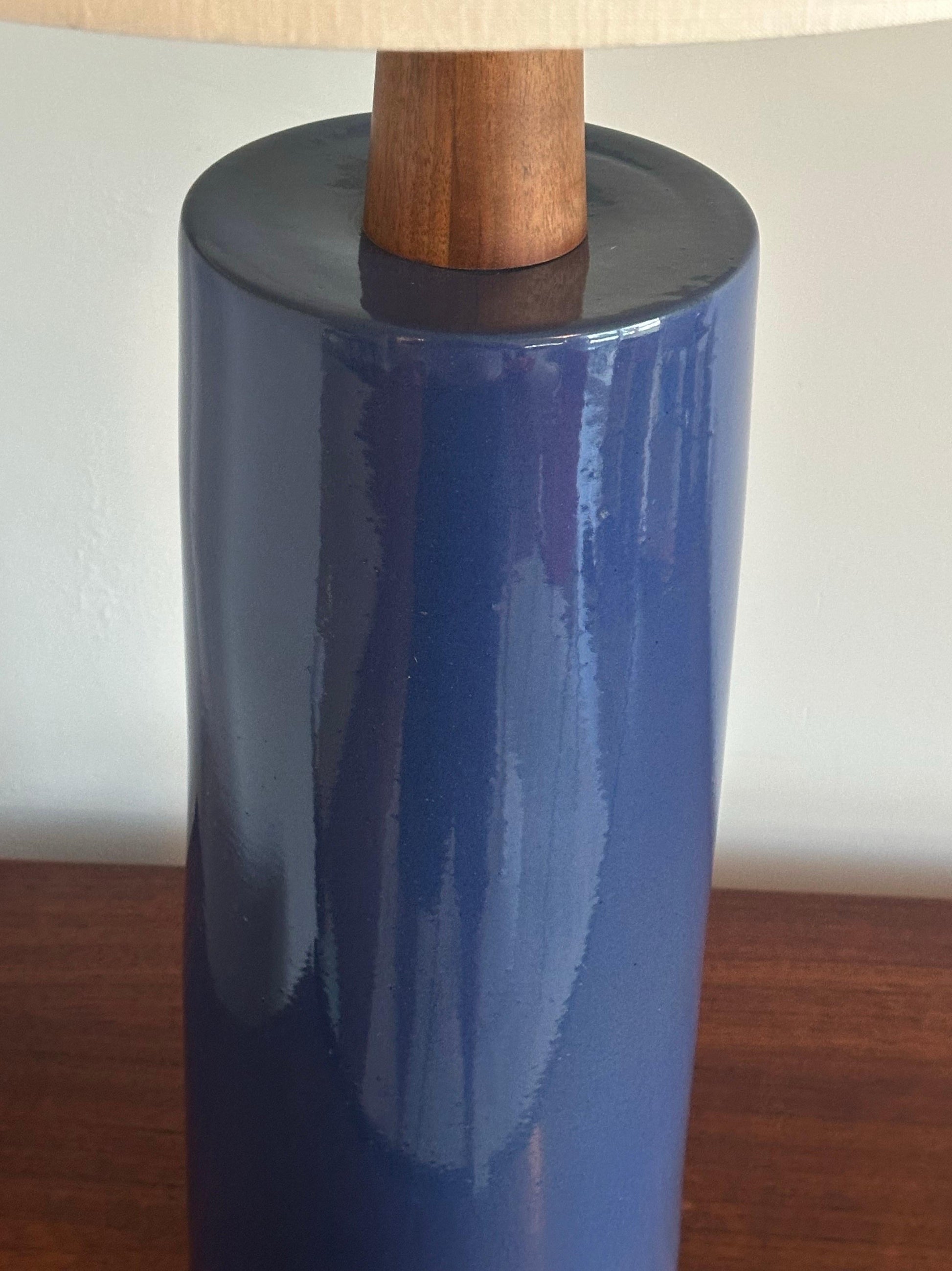 Frisman Vintage Jane and Gordon Martz Large Table Lamp for Marshall Srudios, ceramic and walnut