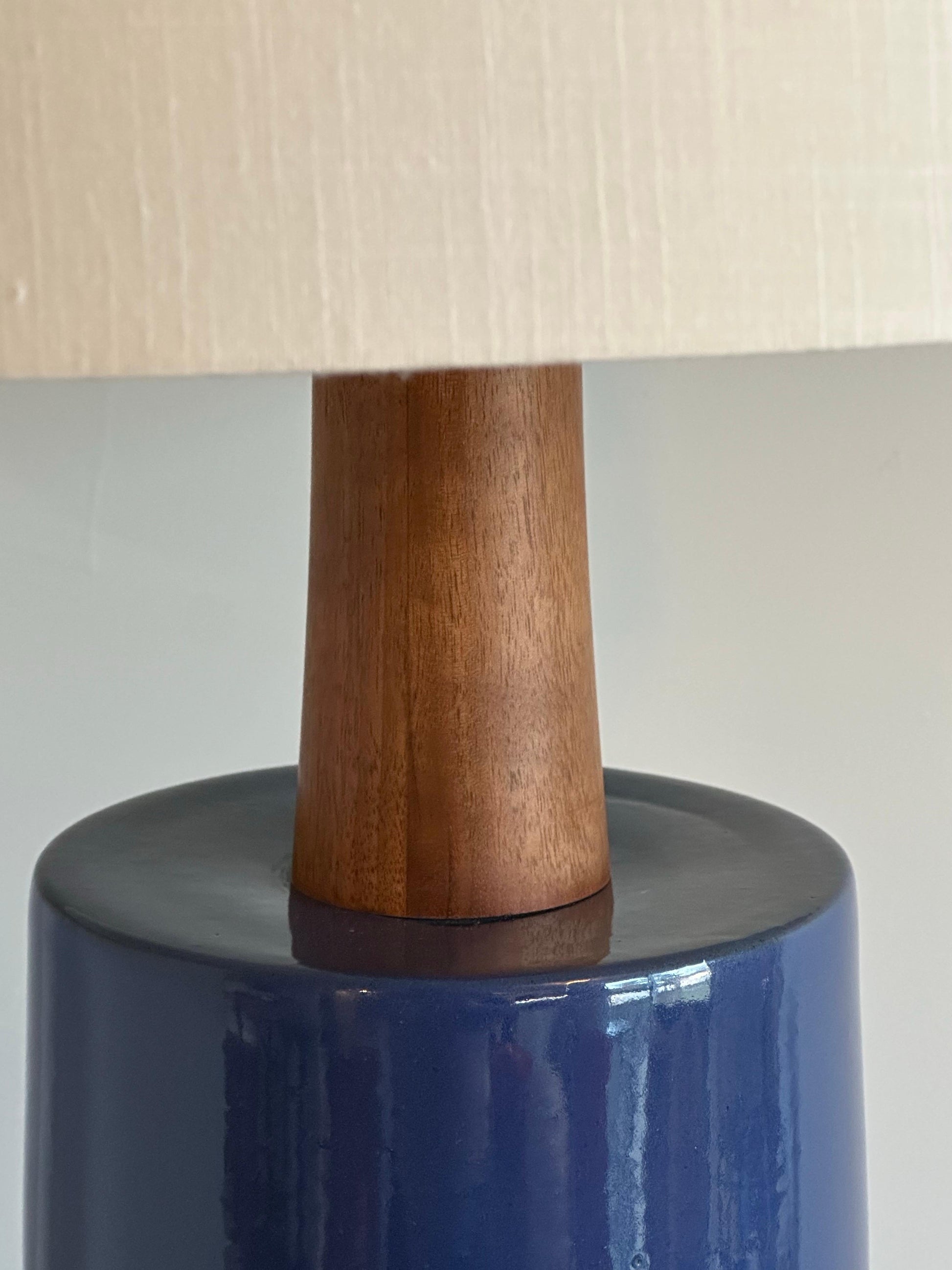 Frisman Vintage Jane and Gordon Martz Large Table Lamp for Marshall Srudios, ceramic and walnut