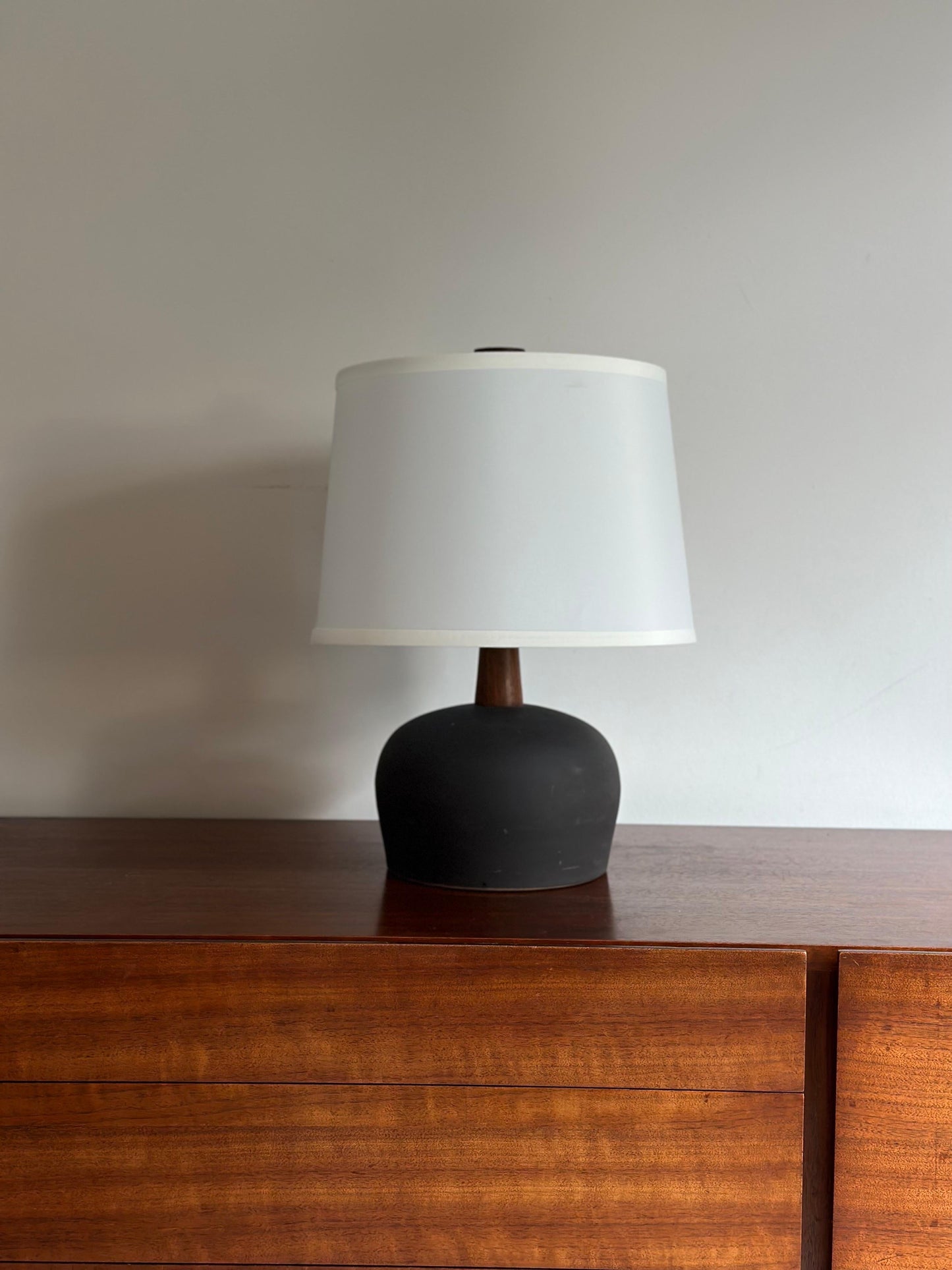 Frisman Vintage Jane and Gordon Martz Minimalist Ceramic Table Lamp in Walnut and Ceramic