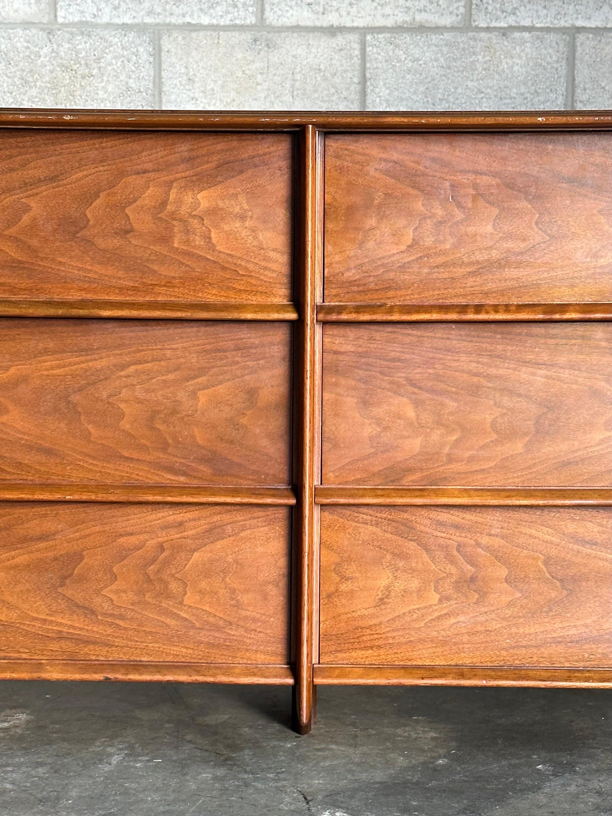 Frisman Vintage T.H. Robsjohn-Gibbings for Widdicomb Dresser